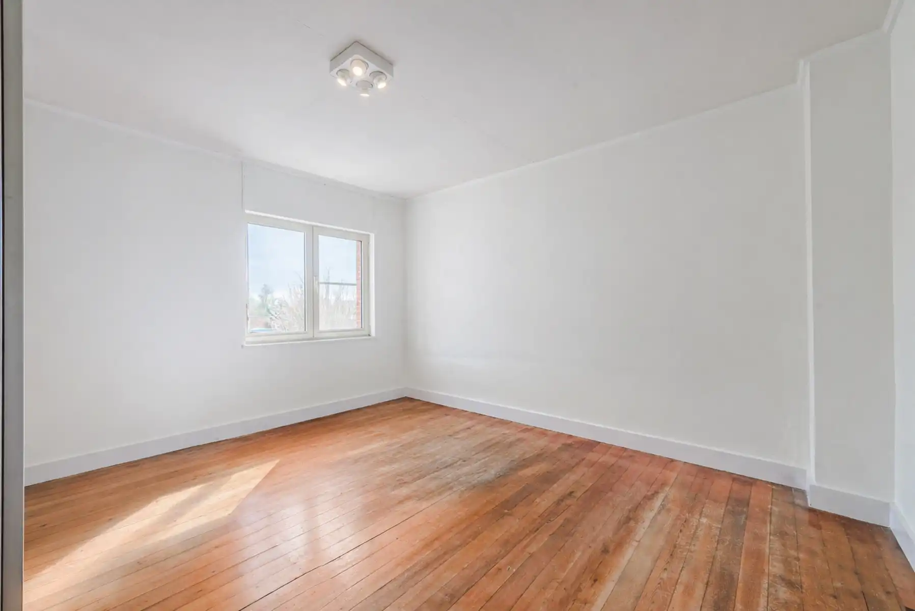 Charmante woonst met 5 slpk, tuintje, bijhuis en zwemvijver  foto 22