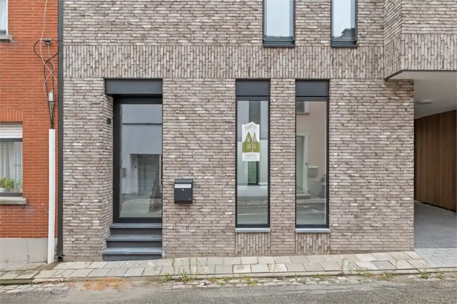 KNAPPE NIEUWBOUWWONING IN HET CENTRUM VAN BORGLOON (MOGELIJKHEID AANKOOP 6% BTW) foto 9