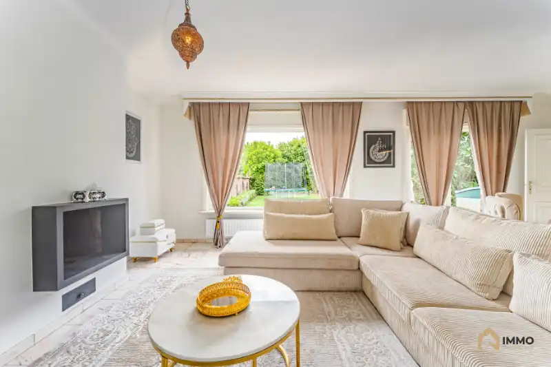 Te huur instapklare gezinswoning met 3 slpks, 2 badk, bureel, garage en tuin foto 6
