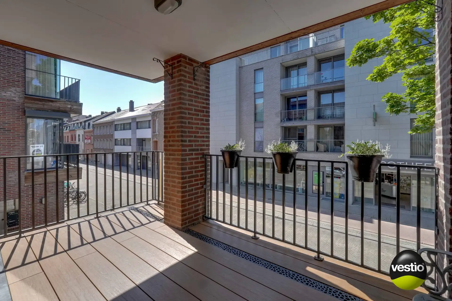 GOED GELEGEN APPARTEMENT 120 M² MET 3 SLAAPKAMERS foto 3