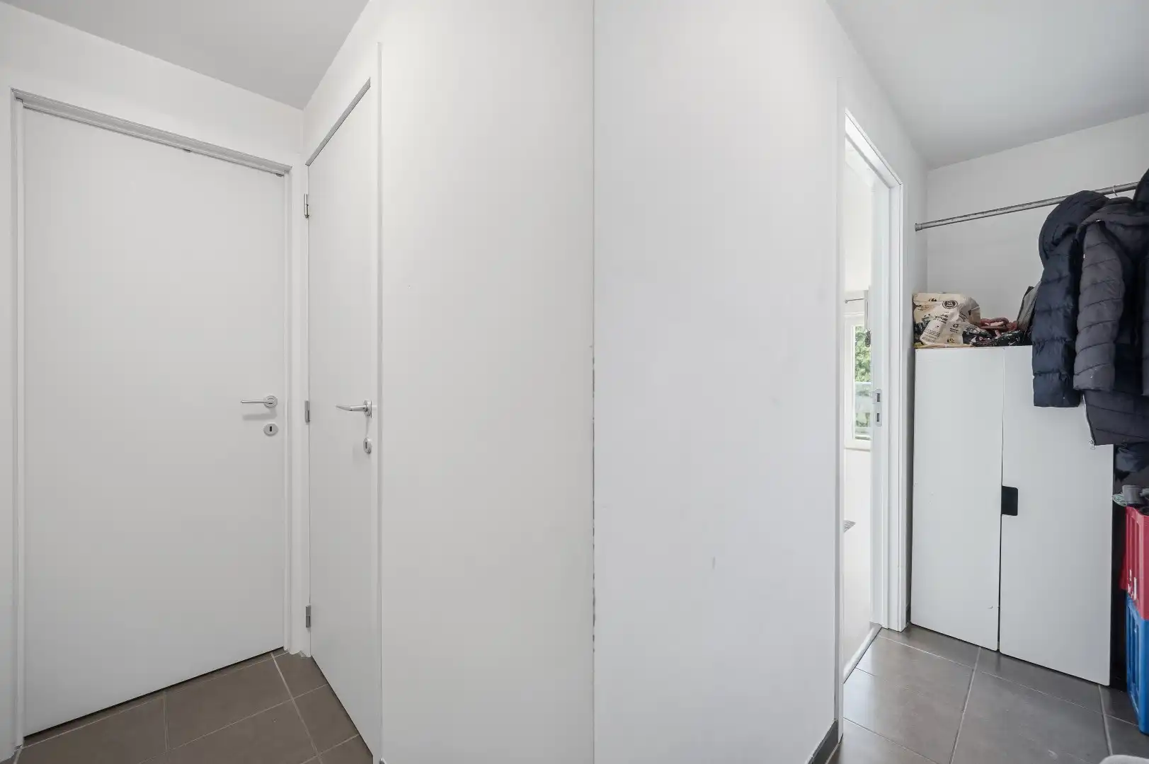 Instapklaar appartement met 2 slpks en autostaanplaats foto 3