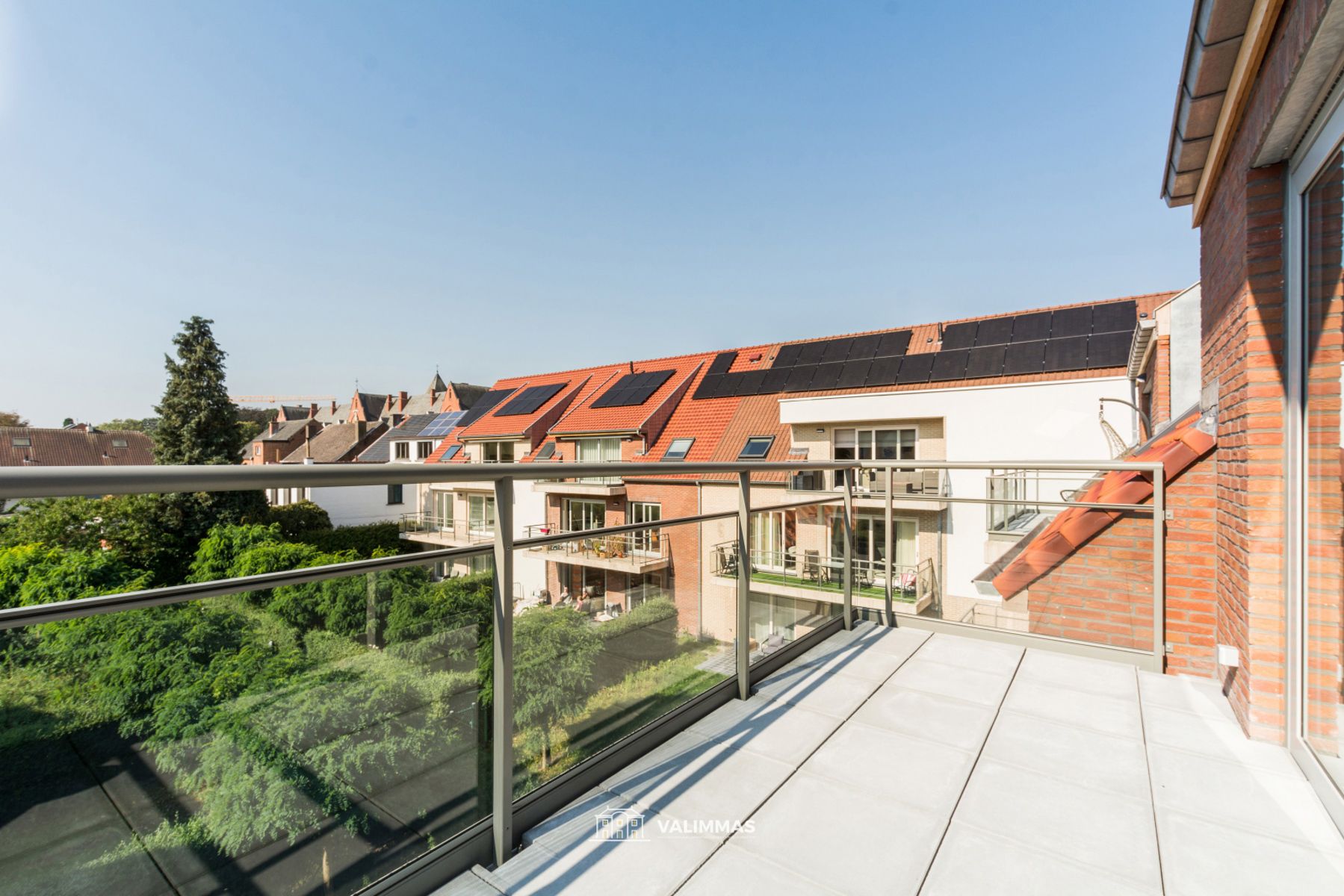 Nieuwbouwappartement met zonneterras, kelder en garage... foto 3