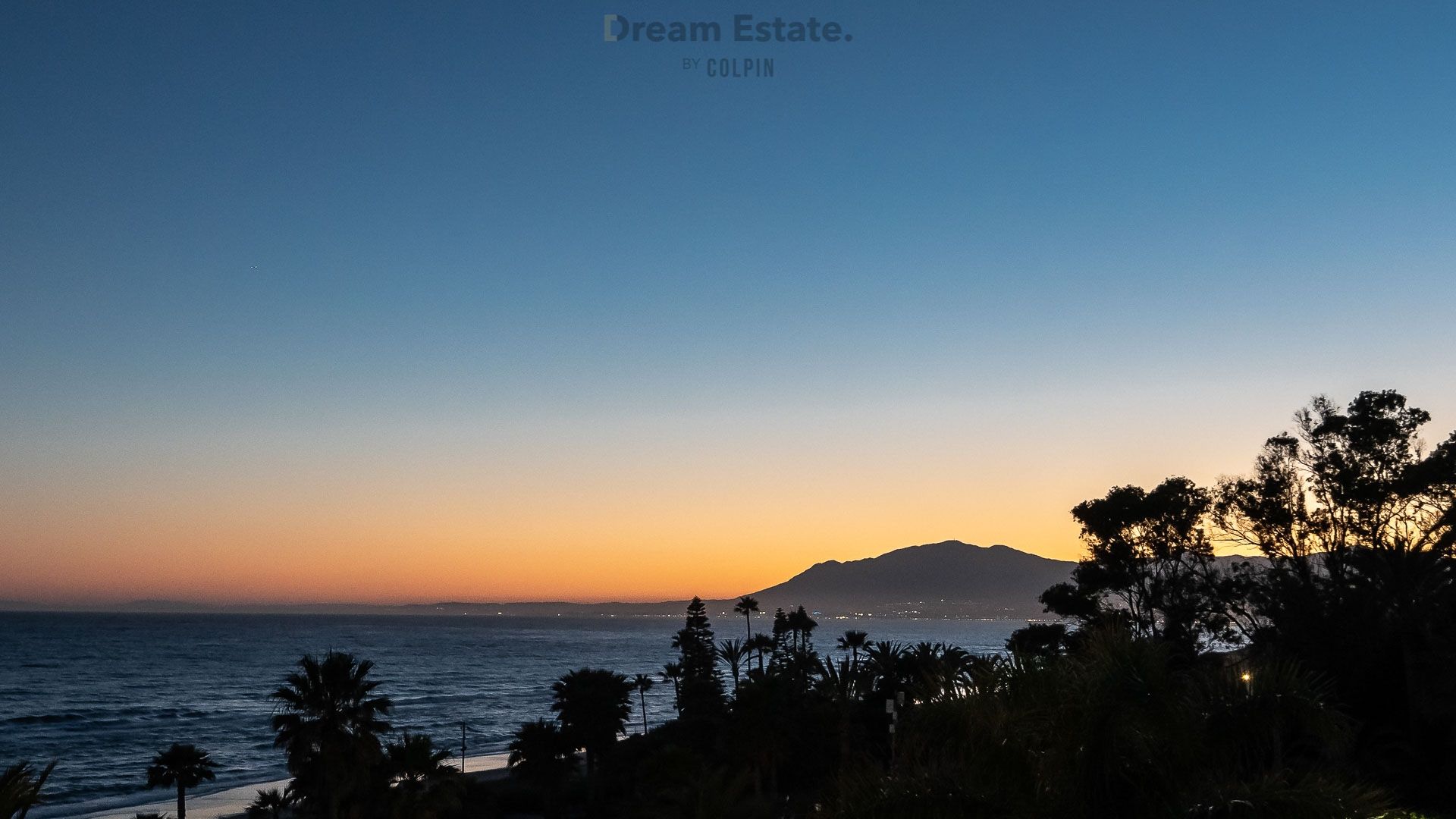 Hypermoderne frontline villa in Los Monteros foto 13