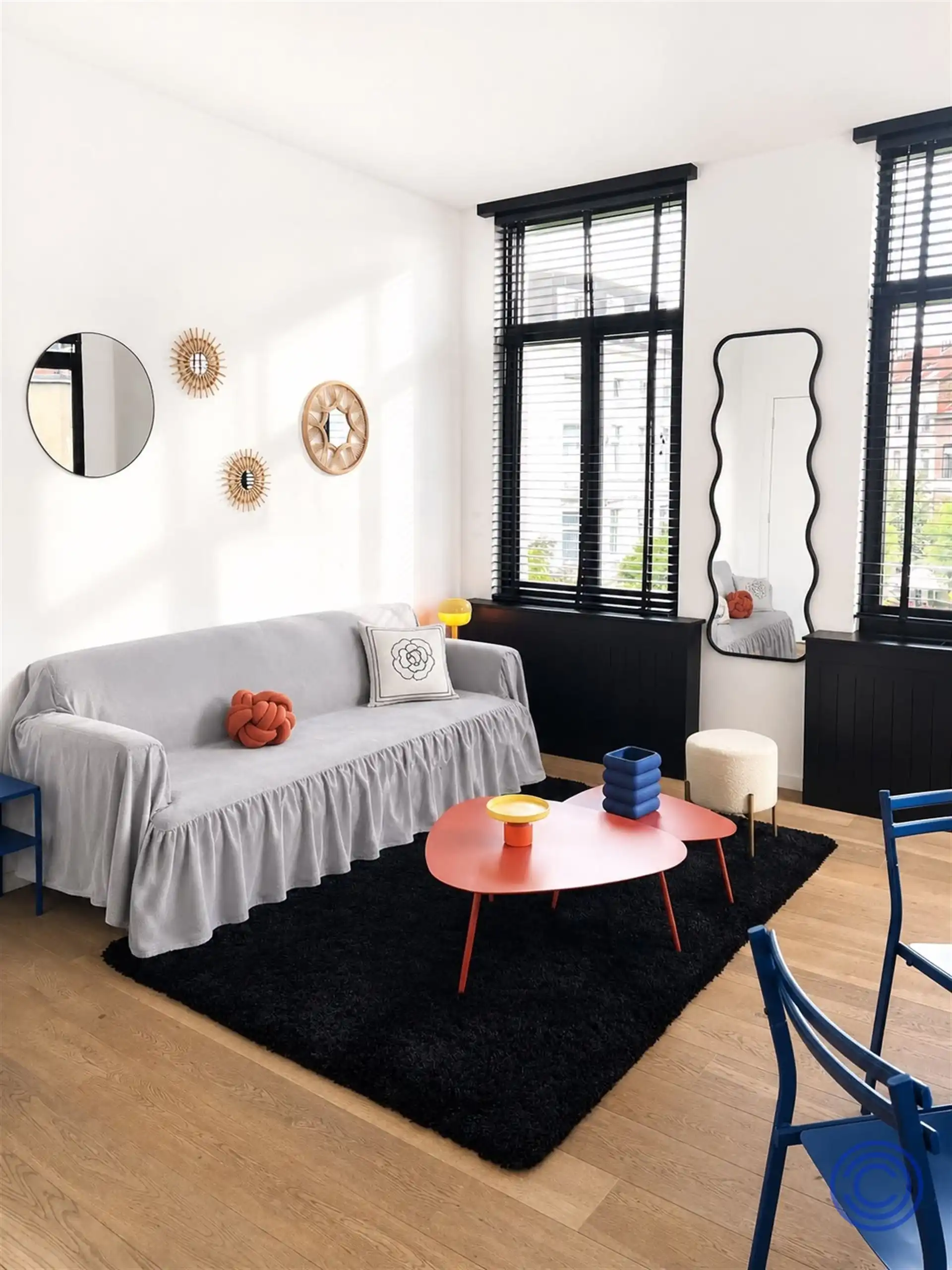 Een gezellig, volledig gemeubeld appartement op een toplocatie op het bruisende Zuid, met terras en mooi zicht op de Marnixplaats. foto 3