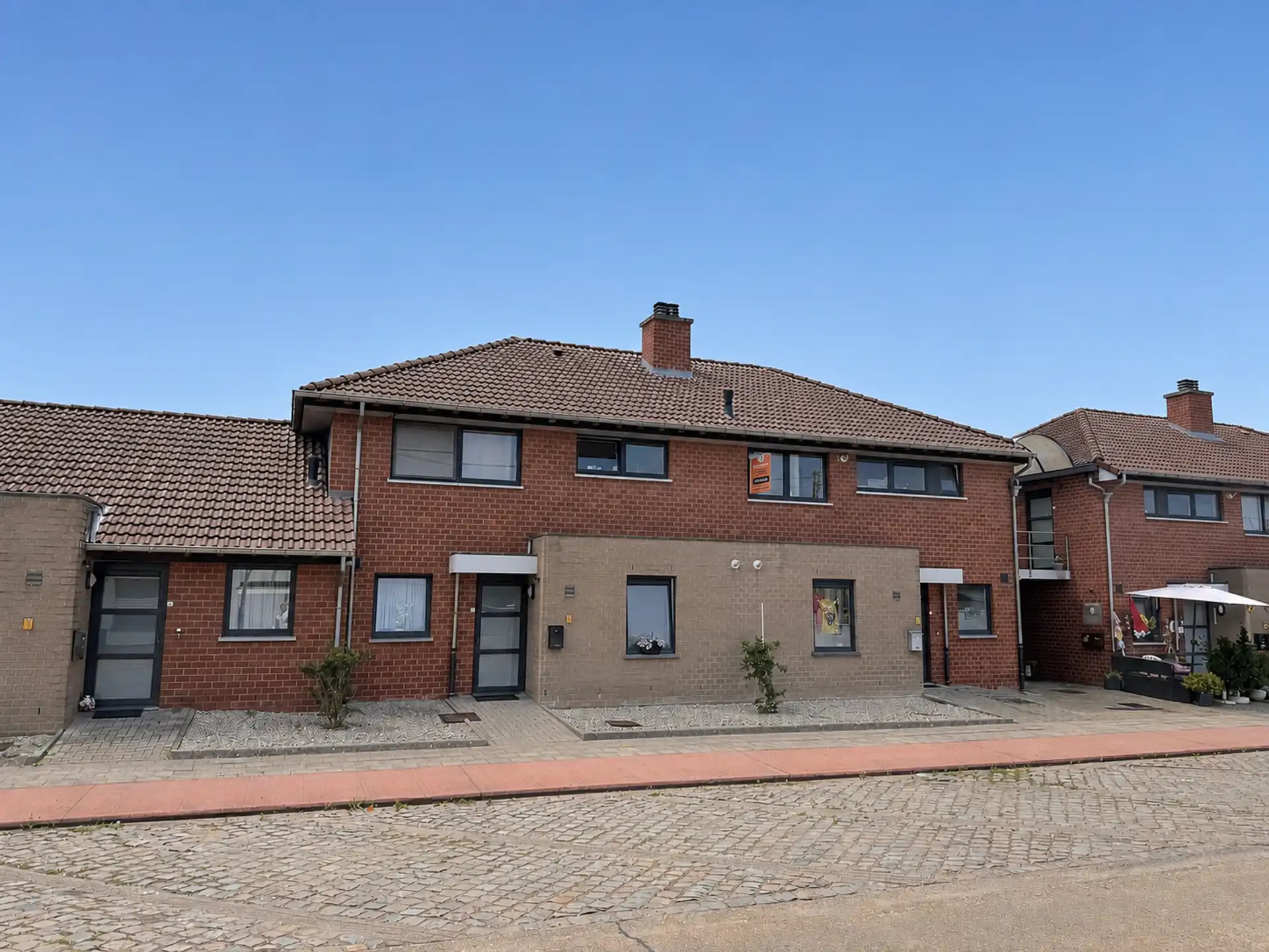 Ruim appartement met drie kamers en terras foto 16