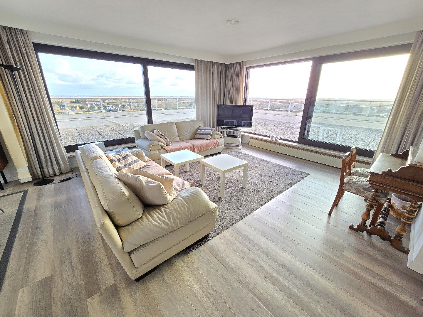 Penthouse 2 slpk's met zeezicht foto 4