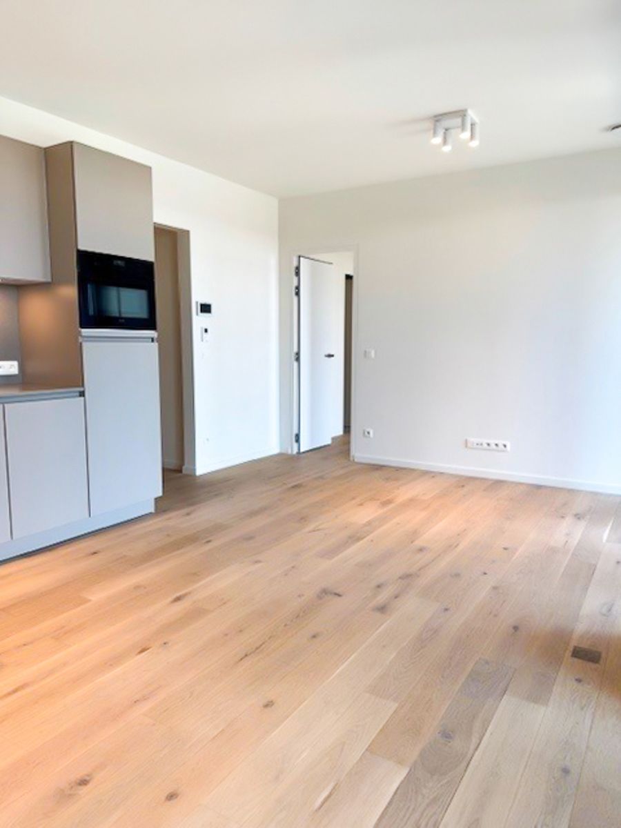 ()=>{if(producerUpdateValueVersion(node),producerAccessed(node),node.value===ERRORED)throw node.error;return node.value} Jef Cassiersstraat 8/401 - 2000 Antwerpen