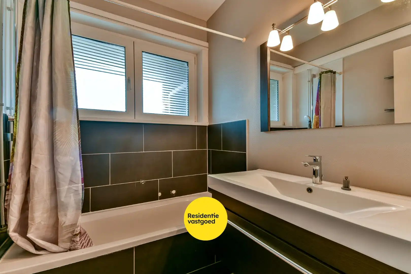 Appartement met 2 slaapkamers op de markt van Oudenburg met garage foto 8