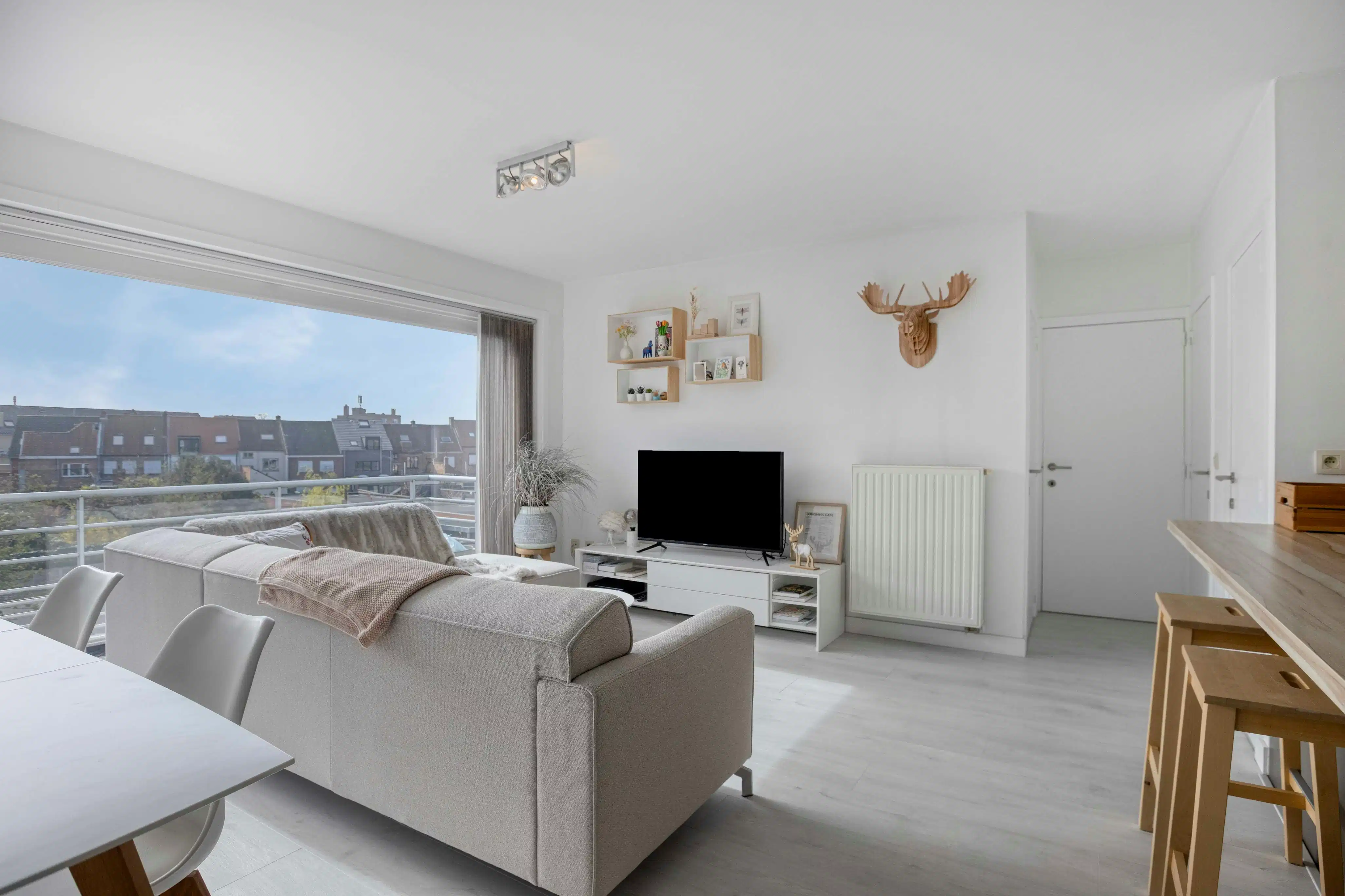 Instapklaar appartement te koop te St-Andries met 1 slpk  foto 2