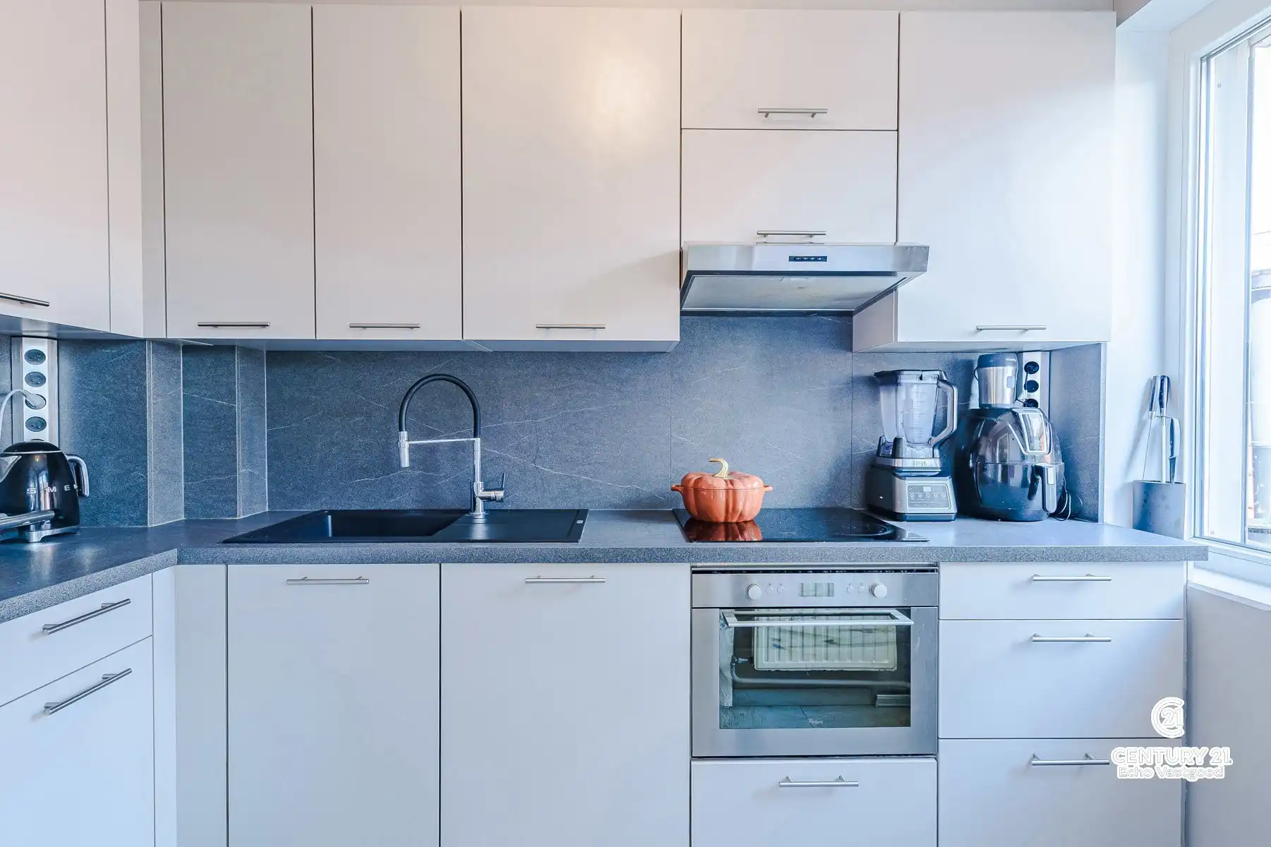 Instapklaar, energiezuinig wonen mét handelsruimte en garage foto 21