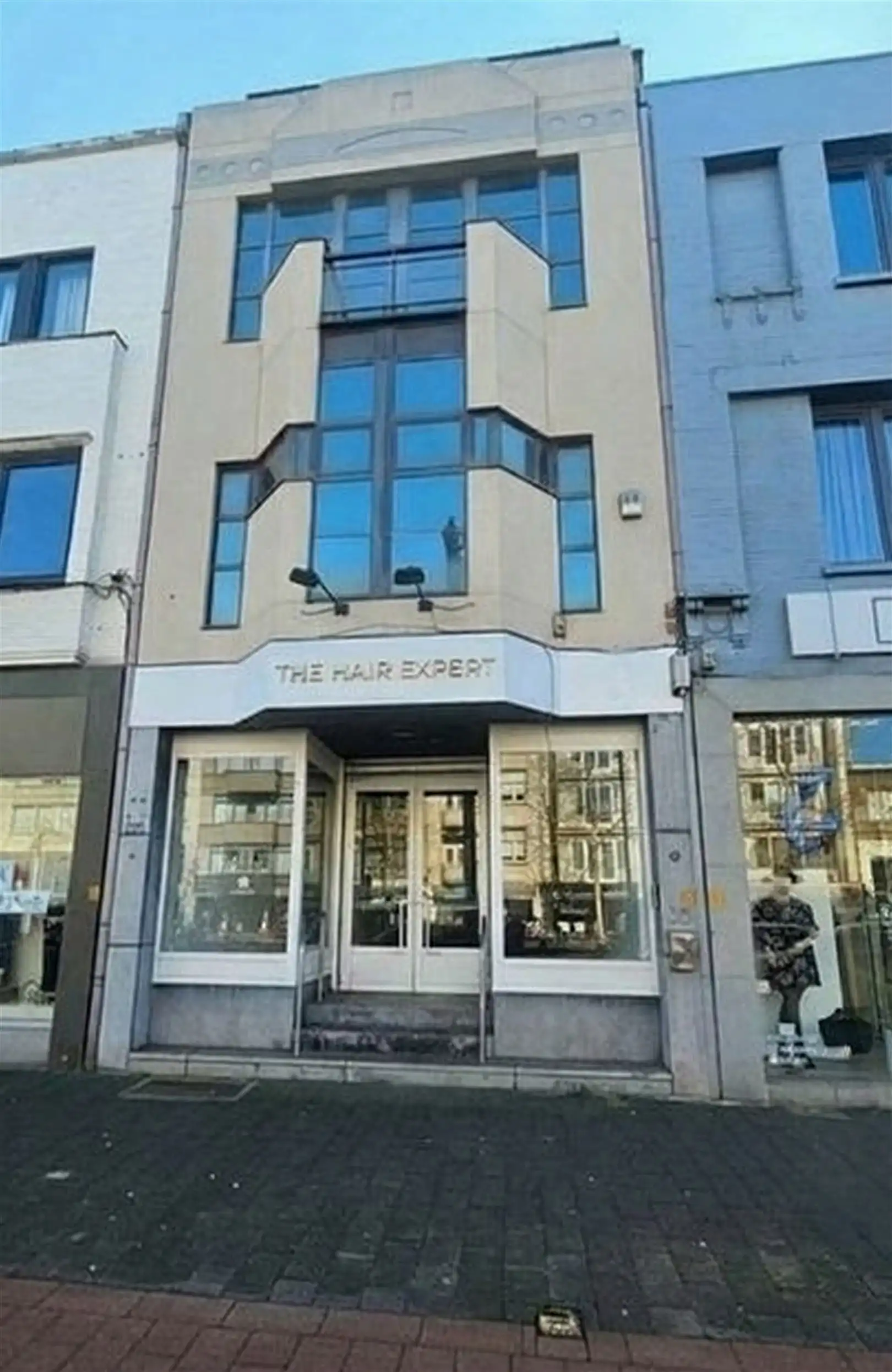 Handelspand met woonst in het centrum van Mortse!l foto {{pictureIndex}}