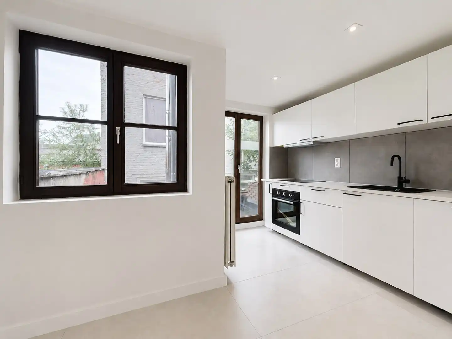 Interessante investeringsopportuniteit – 2 gerenoveerde appartementen! foto 15