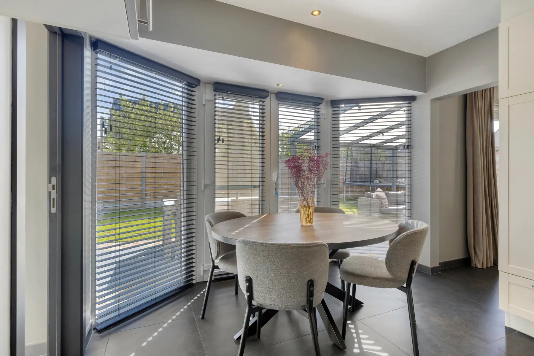 Prachtig afgewerkte villa met uitstekende ligging en EPC A foto 9