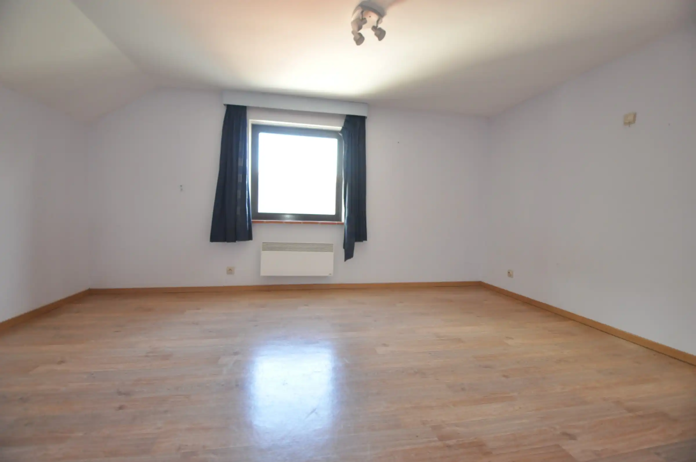 Ruime half open bebouwing  met ruime garage/ berging te Oudenburg  60m²) foto 11
