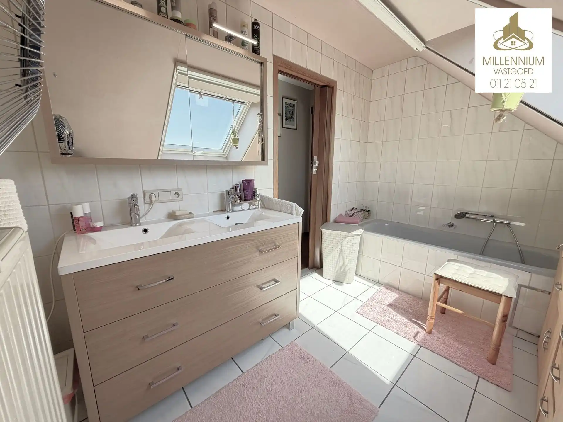 Ruime 3-slpk woning zwembad  foto 26