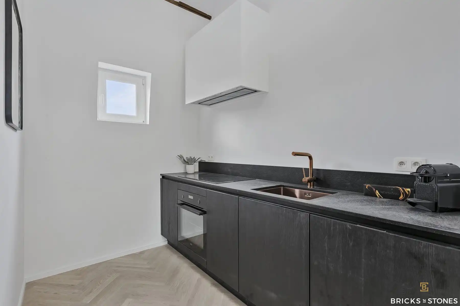 Knappe penthouse met riant dakterras in statige herenwoning foto 4