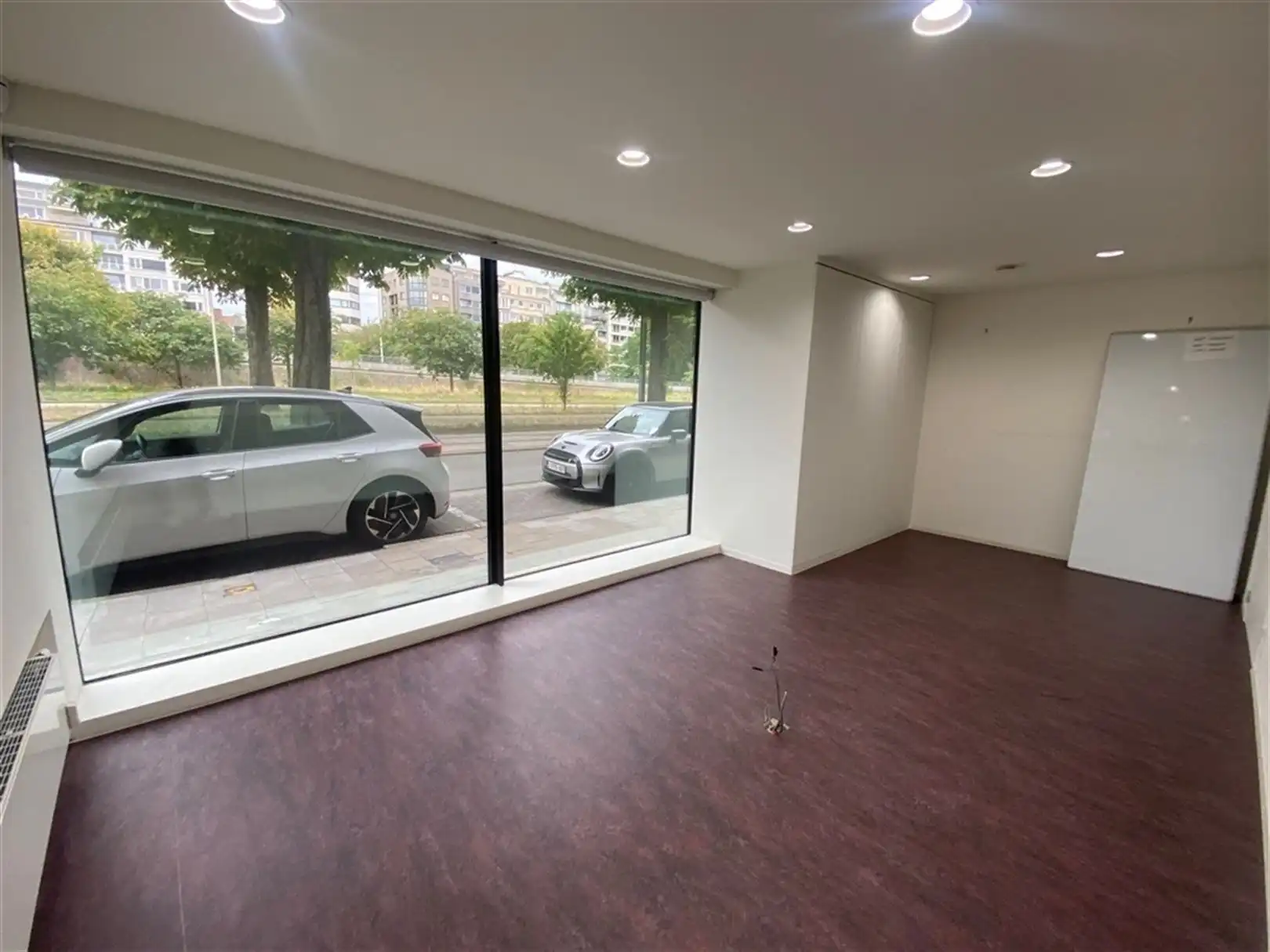 Gerenoveerd kantoor op commerciële zichtlocatie bij Zuidpark foto 3