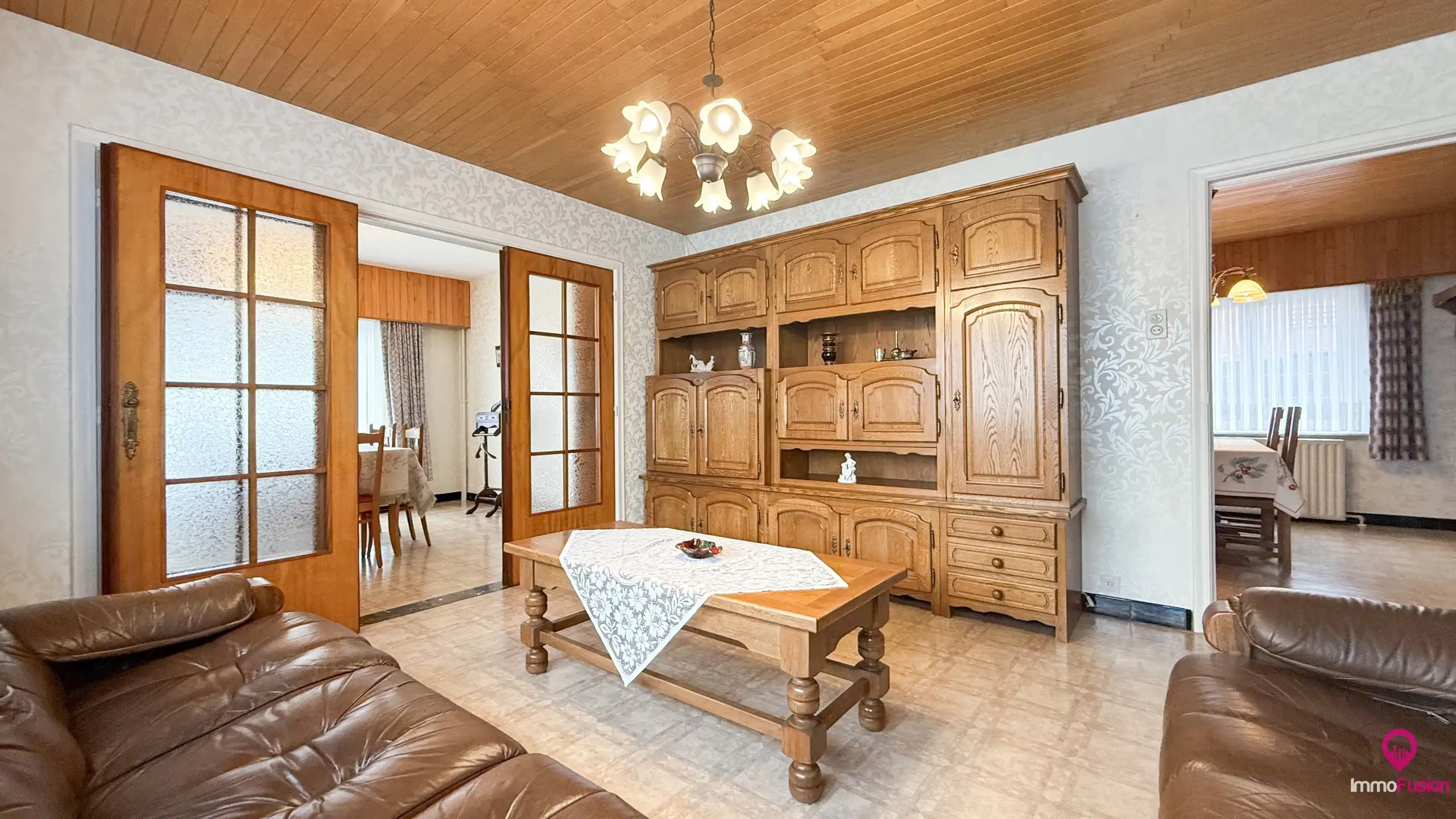 Ruime woning met 3 slaapkamers en zeer breed perceel! foto 7