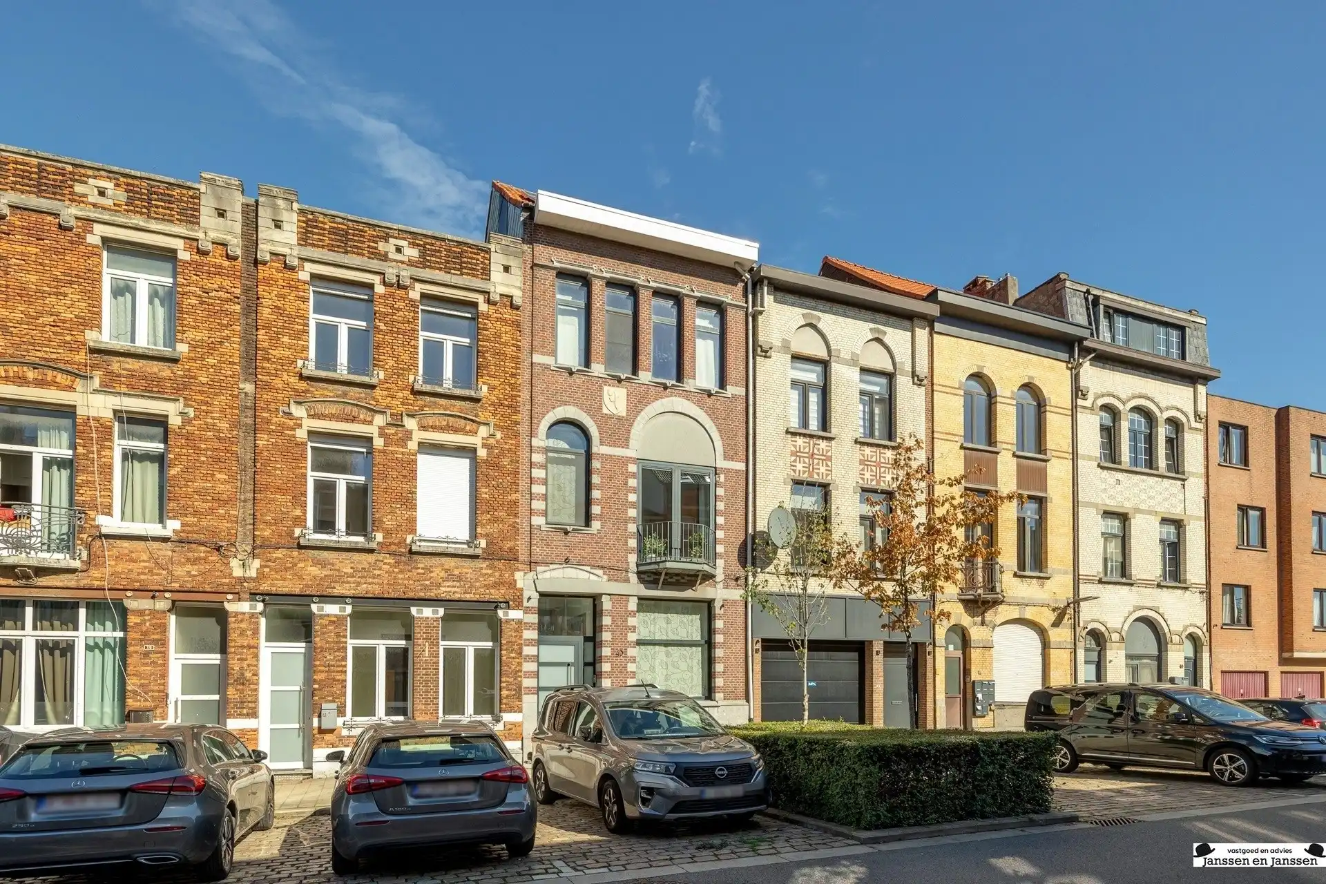 Prachtig gerenoveerd herenhuis met groene stadstuin foto 29