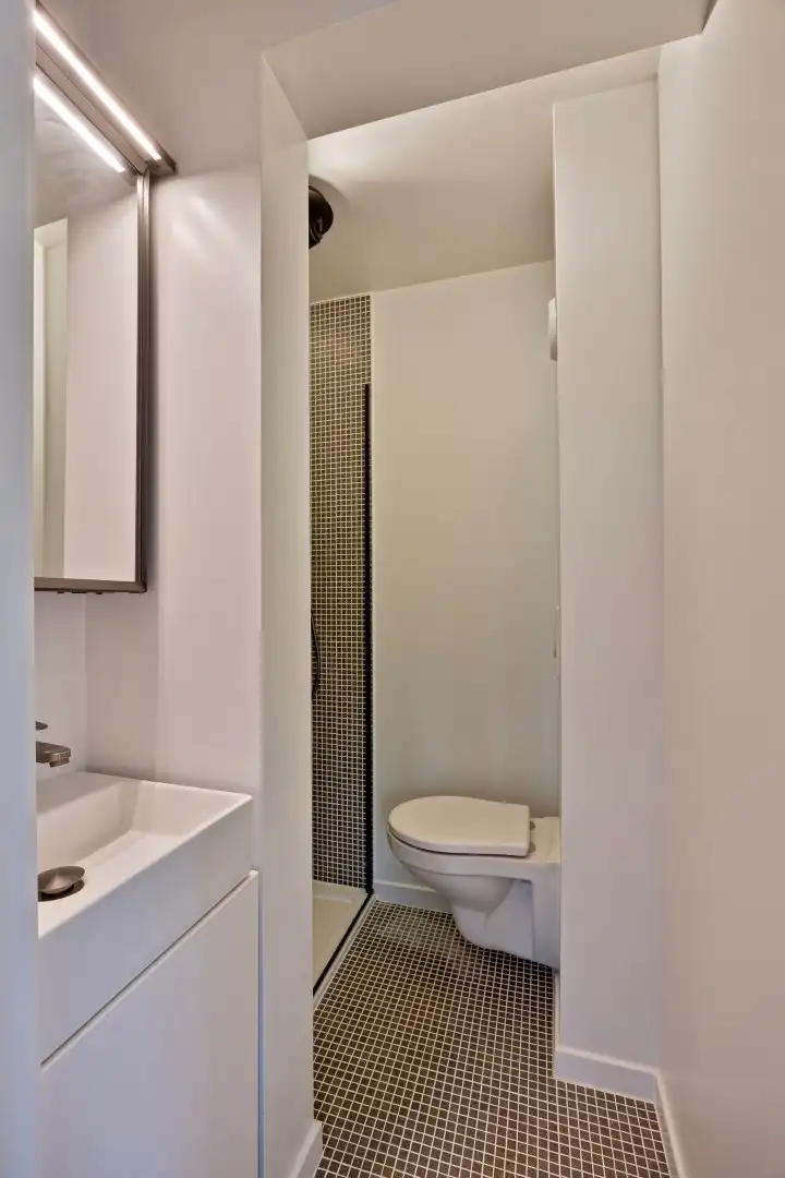 Volledig gerenoveerde en gemeubelde studentenkamers met privé-sanitair.  foto 23