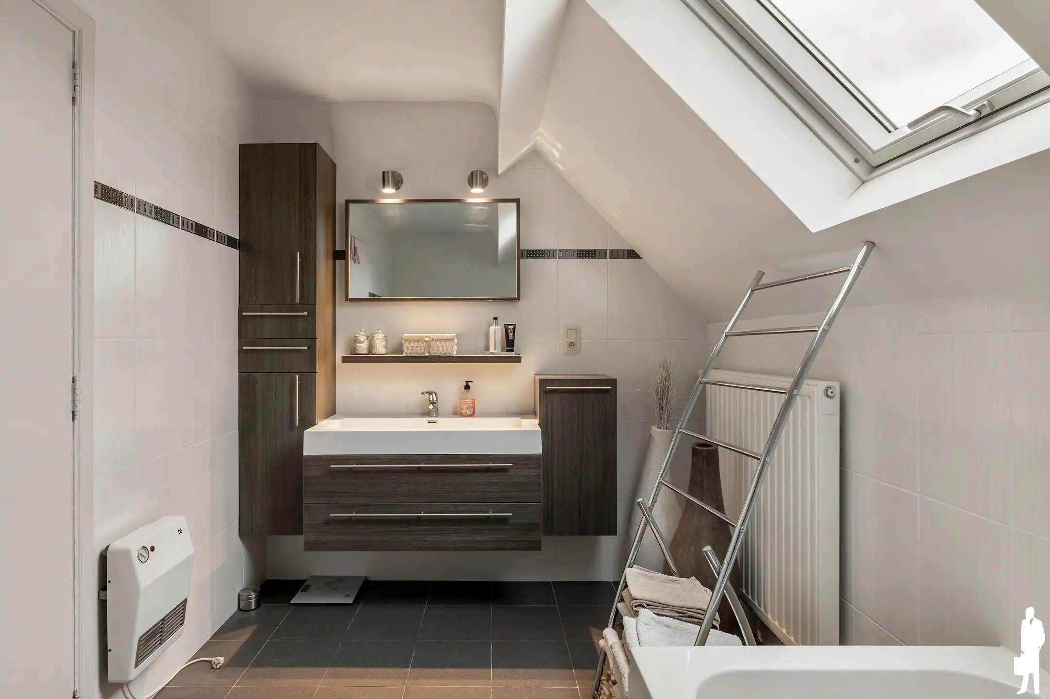 Vrijstaande gerenoveerde woning met 3 slaapkamers, polyvalente ruimte en poolhouse in Essen foto 16