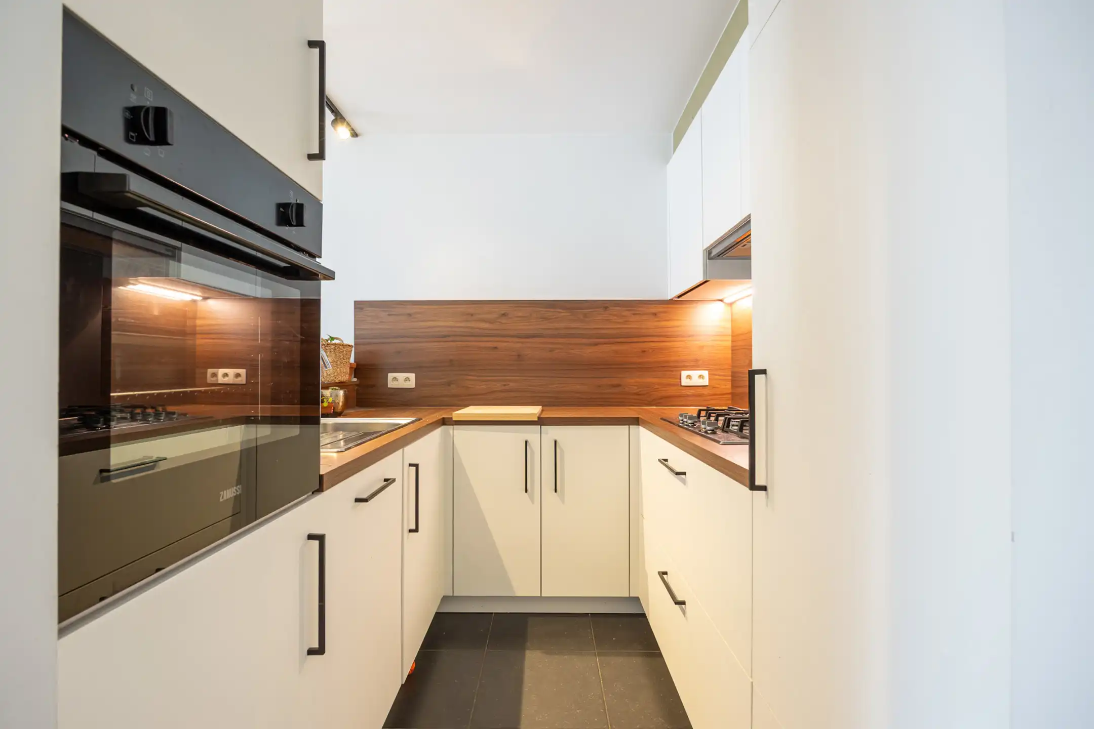 Gelijkvloers appartement met uniek terras op toplocatie foto 6