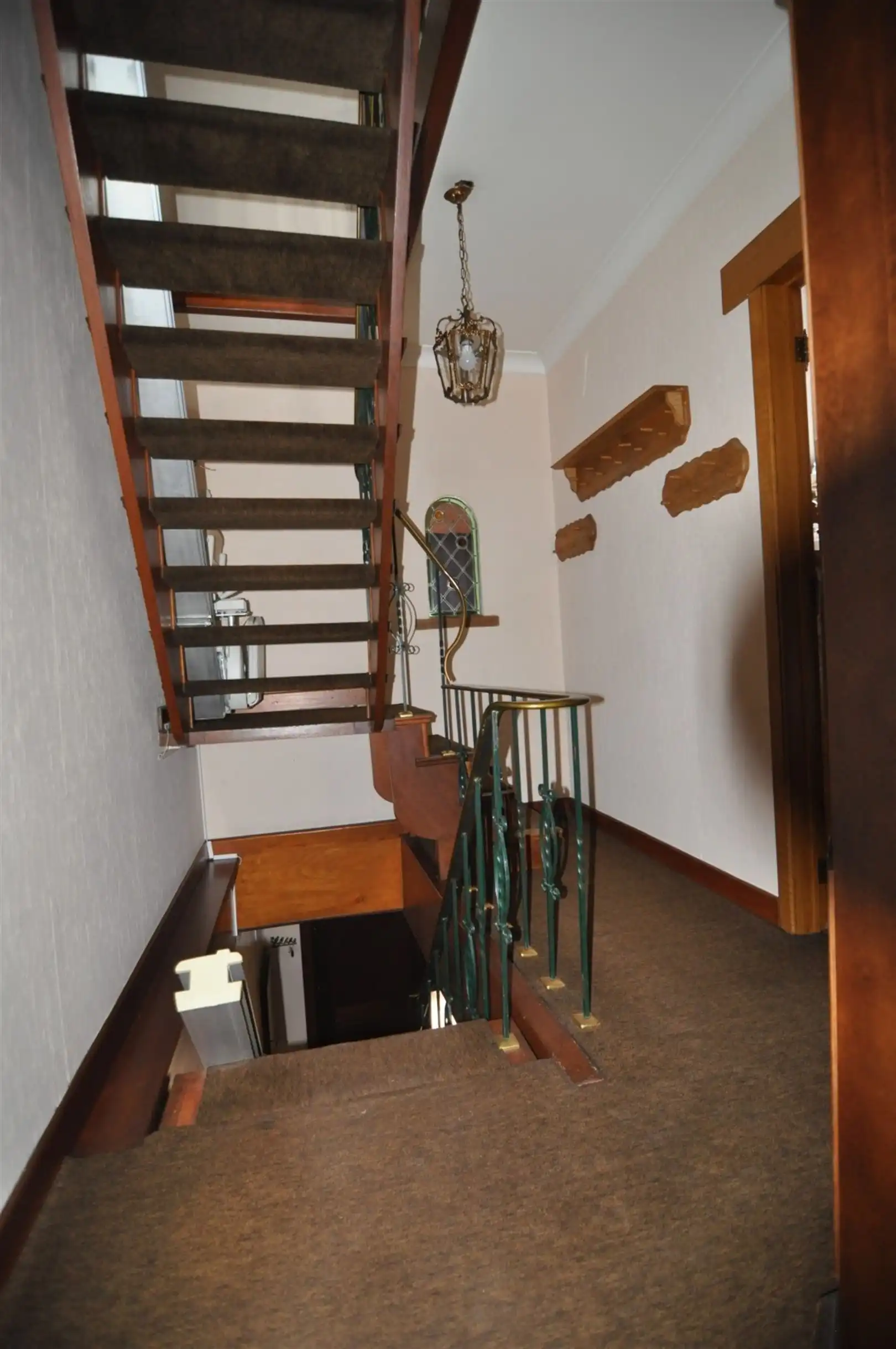 Ruime bel-etage met 2 slaapkamers, kinderkamer, garage en groot terras foto 15