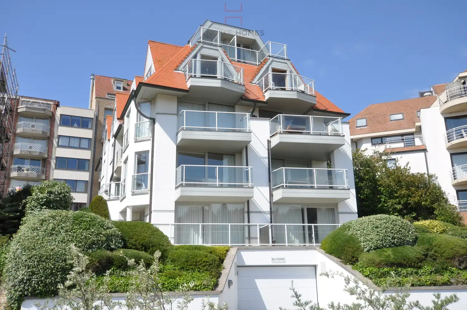 Zeer goed gelegen gesloten garagebox in Duinbergen. foto {{pictureIndex}}