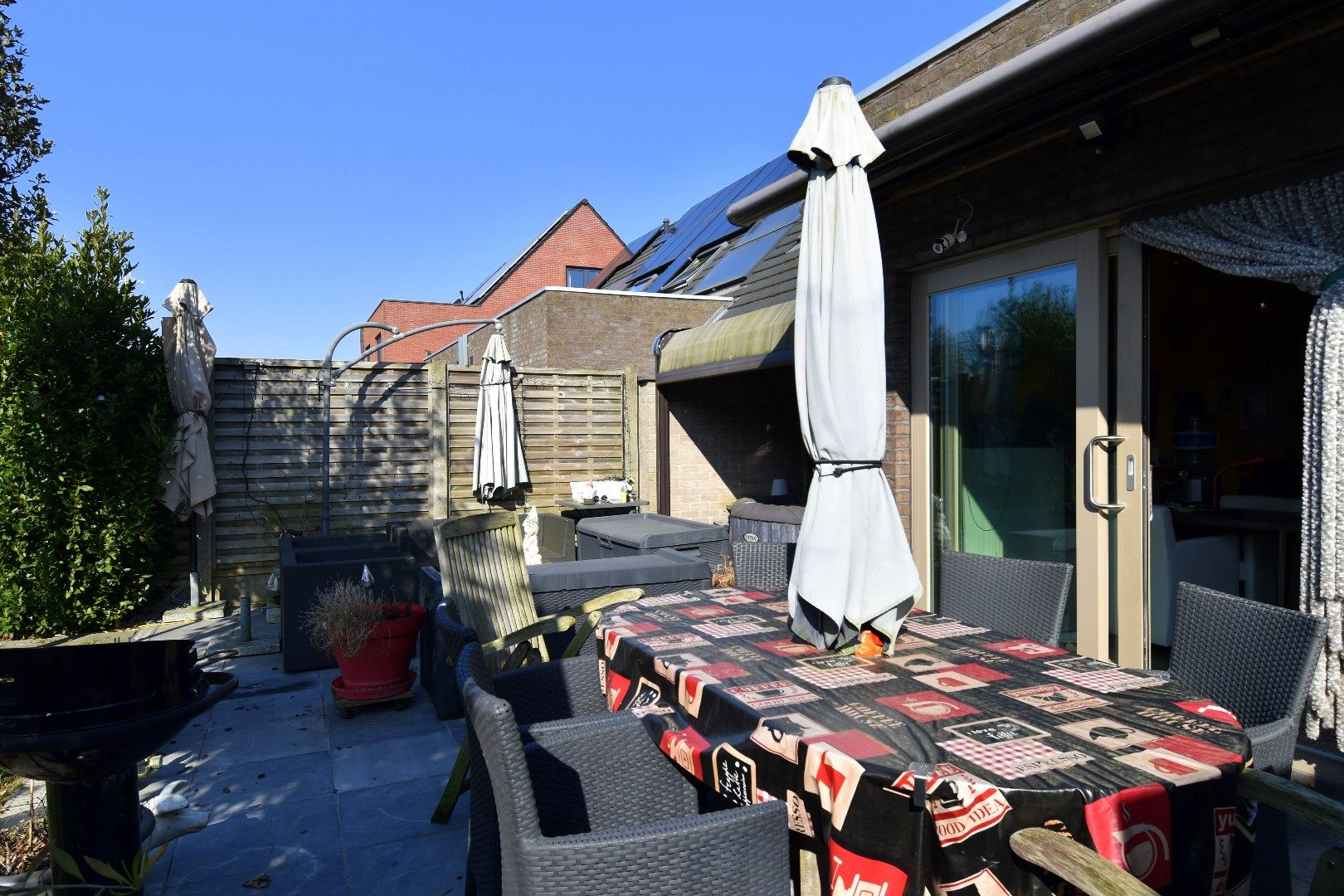 Instapklare woning (BJ 2010) met 3 slaapkamers, garage en mooi stukje tuin te koop in Heule foto 13