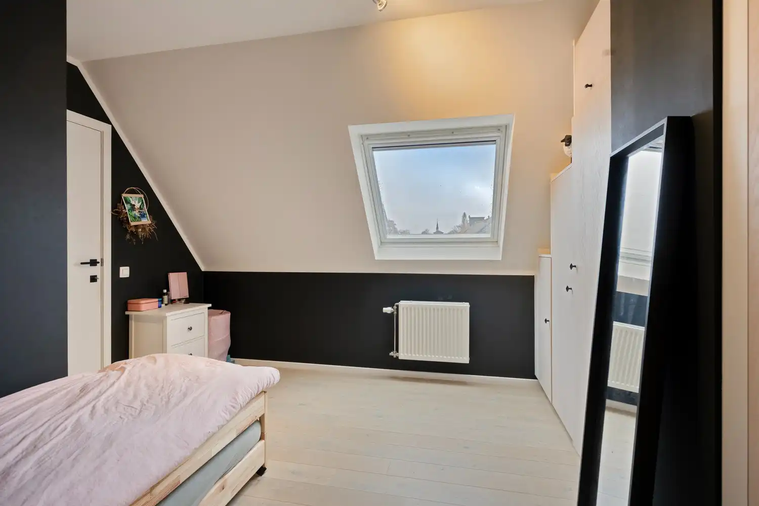 Ruim en energiezuinig duplex appartement met veel lichtinval, gelegen op wandelafstand van het Station Gent-Dampoort. foto 14