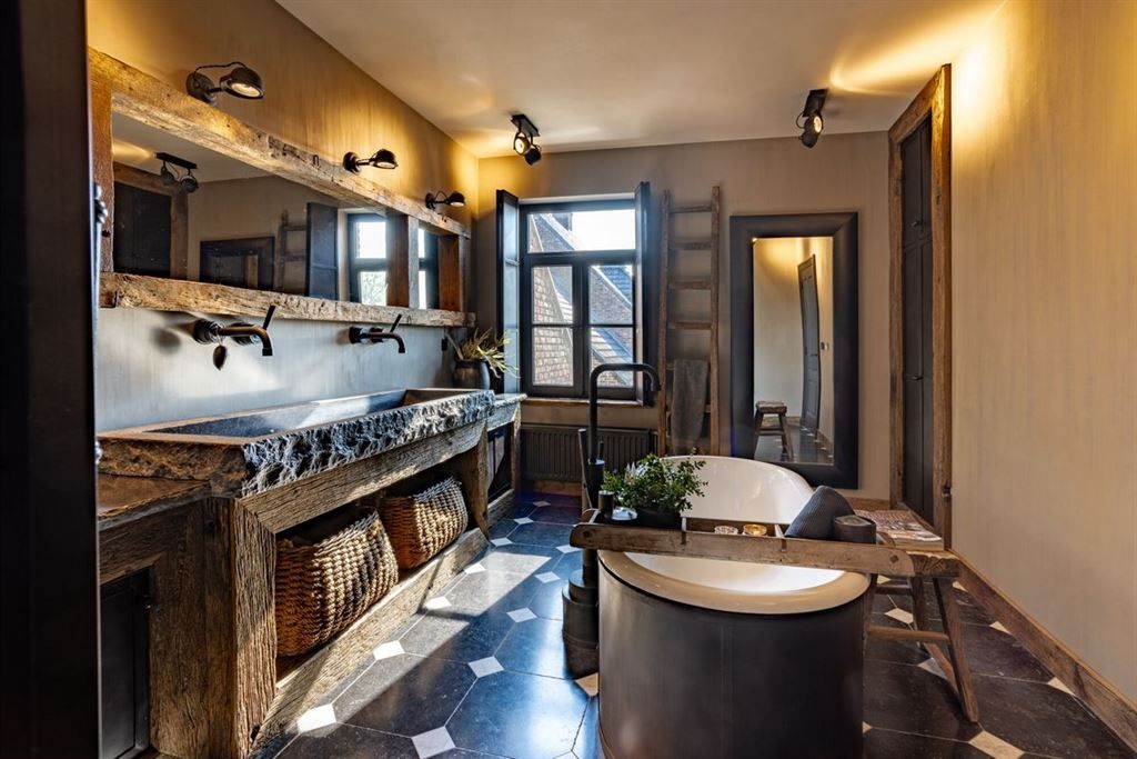Landelijke villawoning met multifunctioneel aangrenzend gebouw foto 11