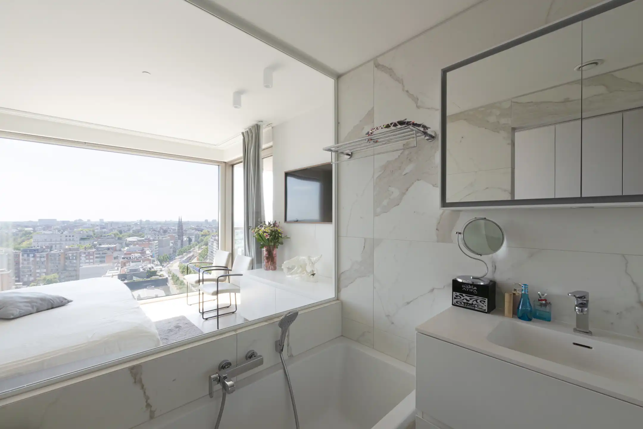 ANTWERPEN CENTRUM - Hoekappartement met panoramisch zicht foto 5