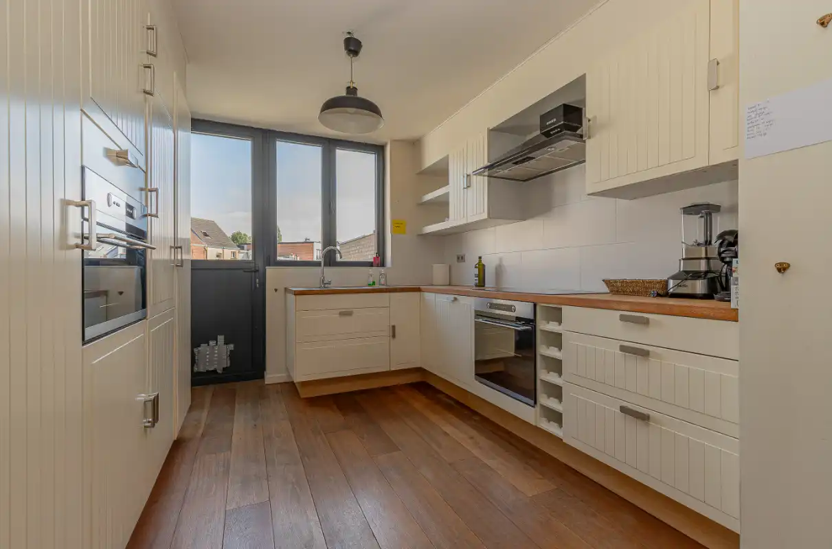 Multifunctioneel pand met praktijkruimte en instapklaar duplexappartement foto 13
