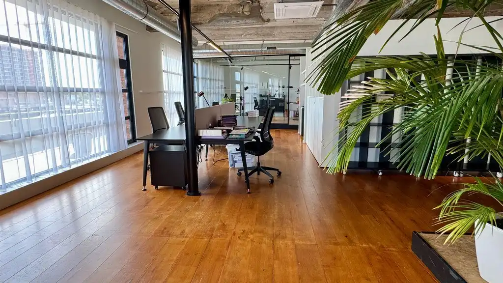 Hip loftkantoor te huur in Handelsdokcenter in Gent foto 5