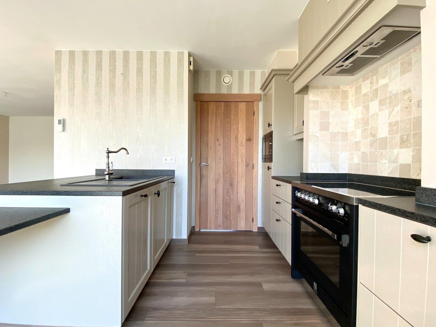 Kindvriendelijke en lichtrijke woning te huur in Wevelgem foto 2