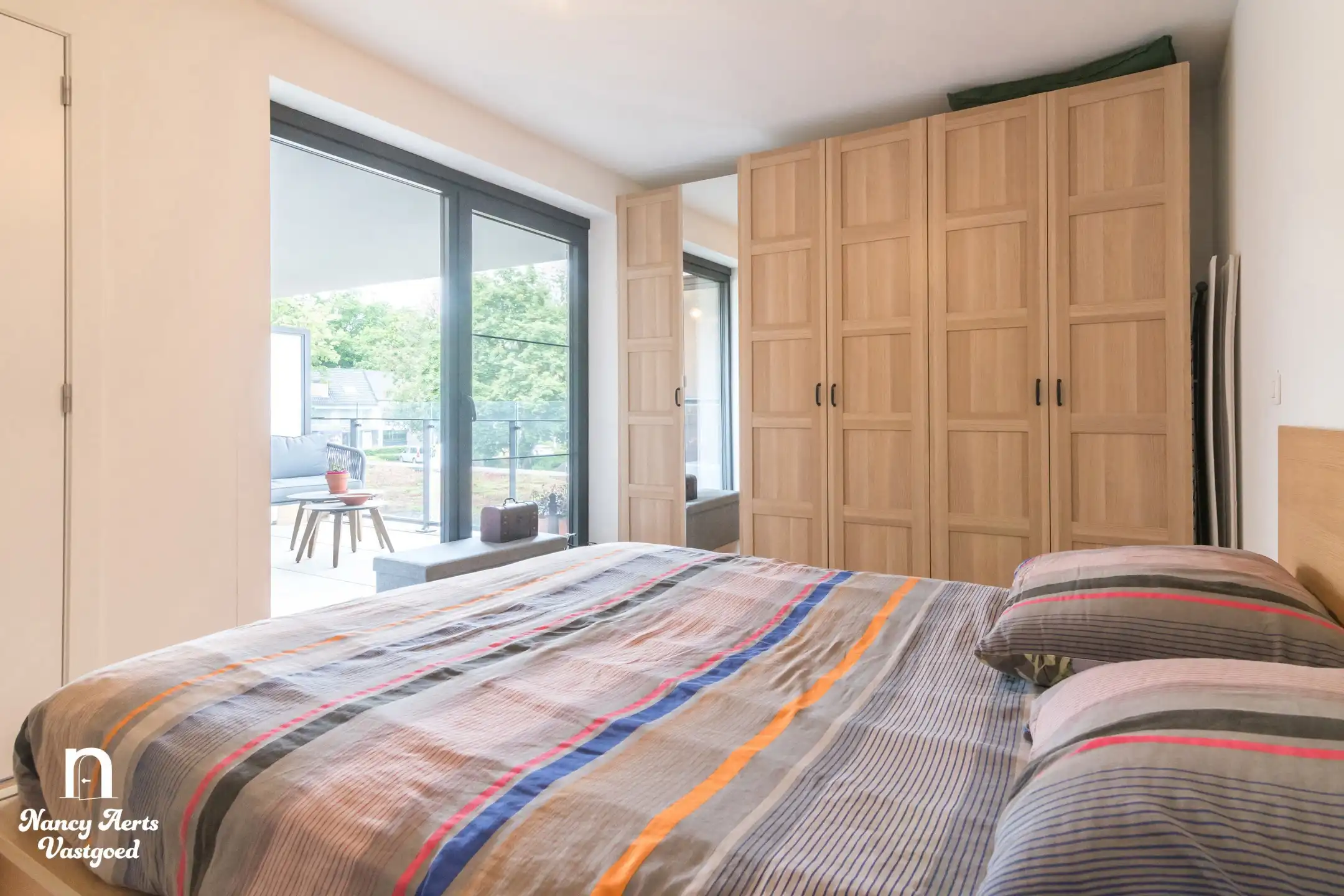 Instapklaar, modern appartement (2023) met gezellig terras foto 13