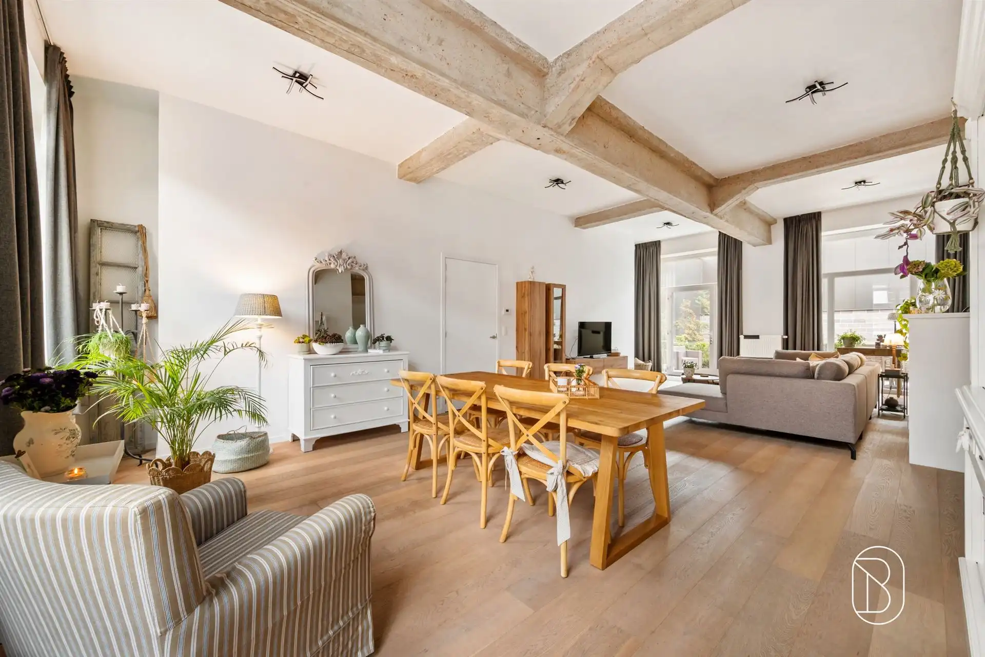Prachtige instapklare gelijkvloerse loft van 240m² foto 6
