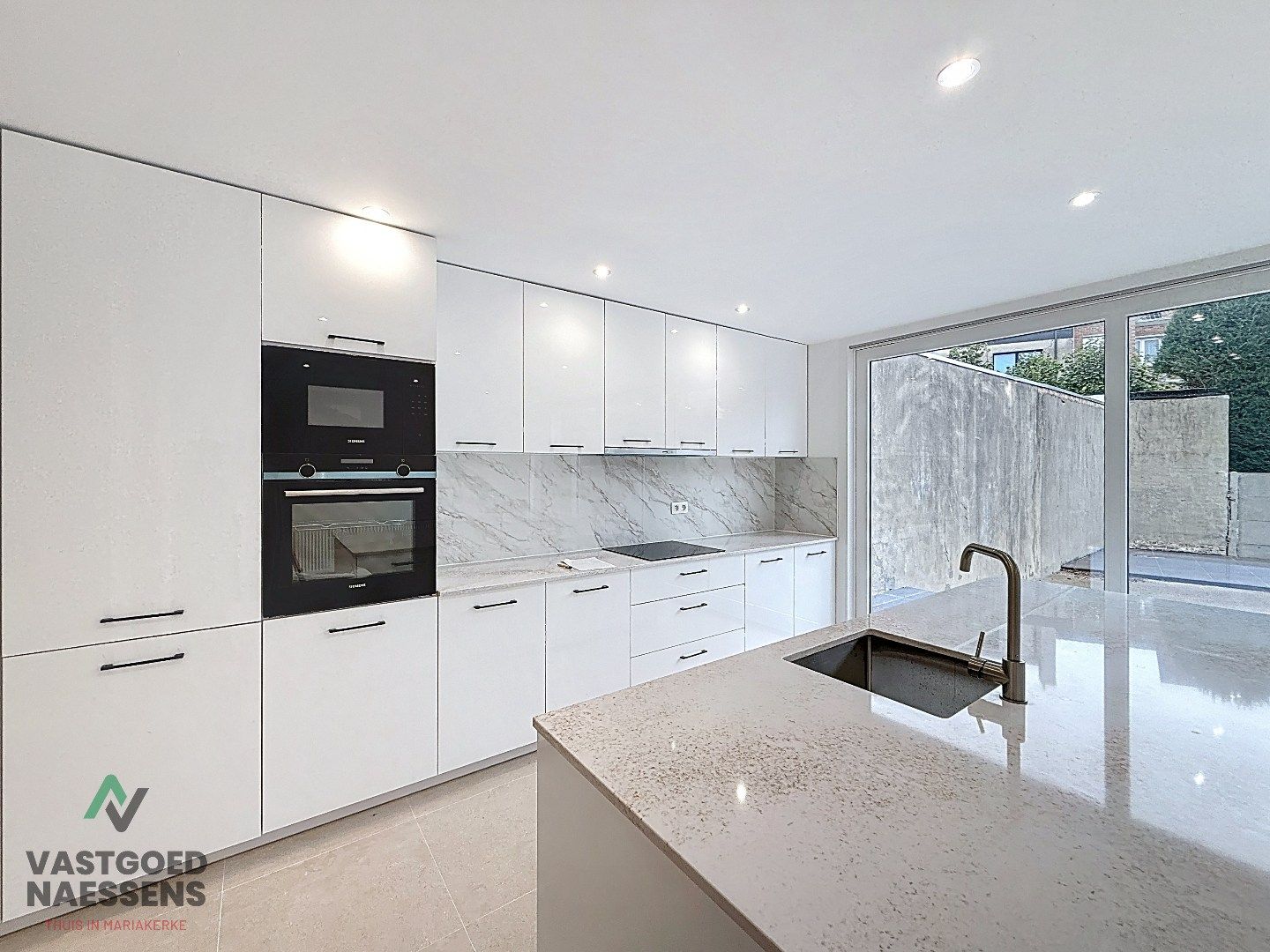 VOLLEDIG GERENOVEERDE WONING MET TUIN / 5 SLPK  foto 8