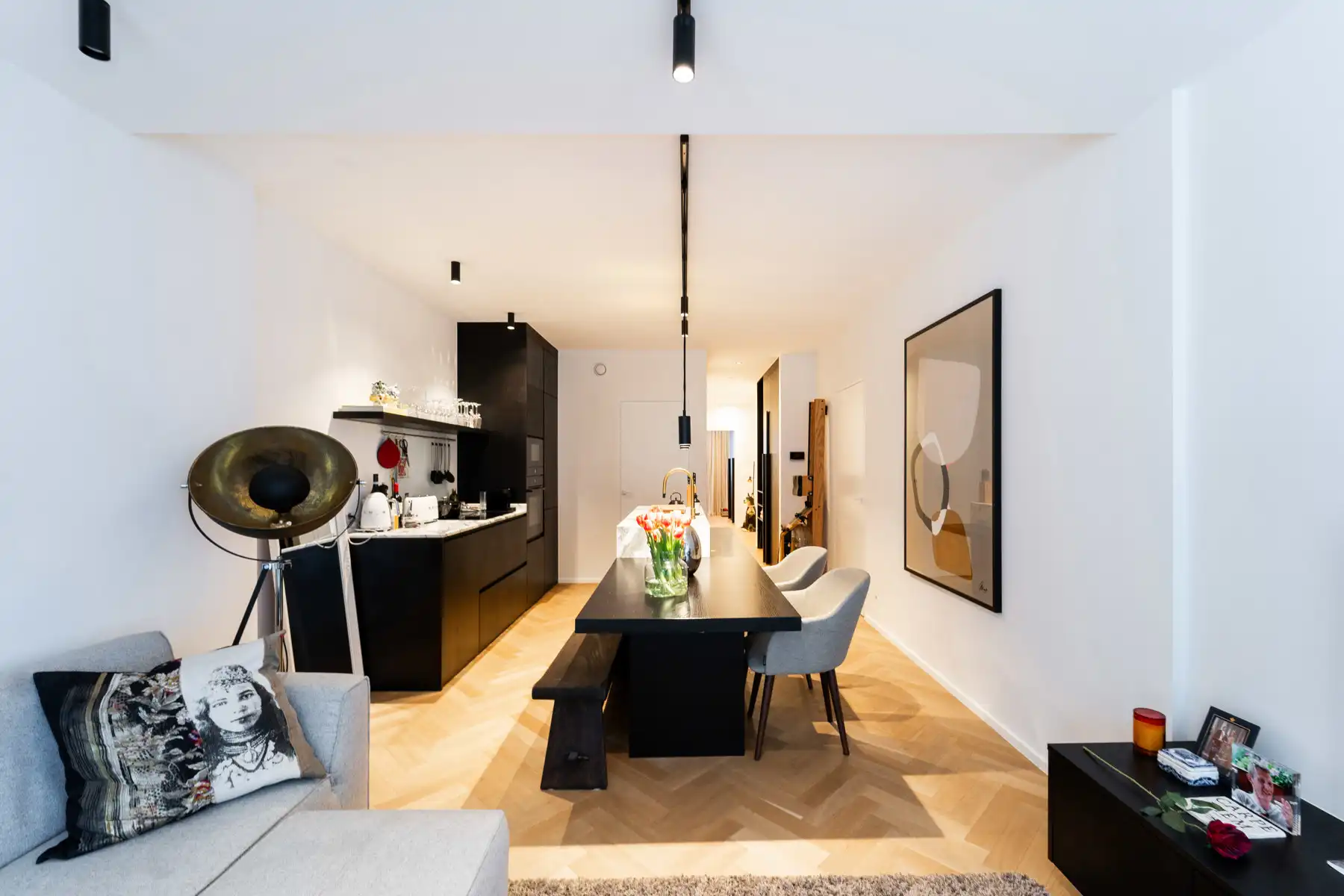 Trendy 2 slaapkamer appartement volledig bemeubeld op ‘tZuid foto 5