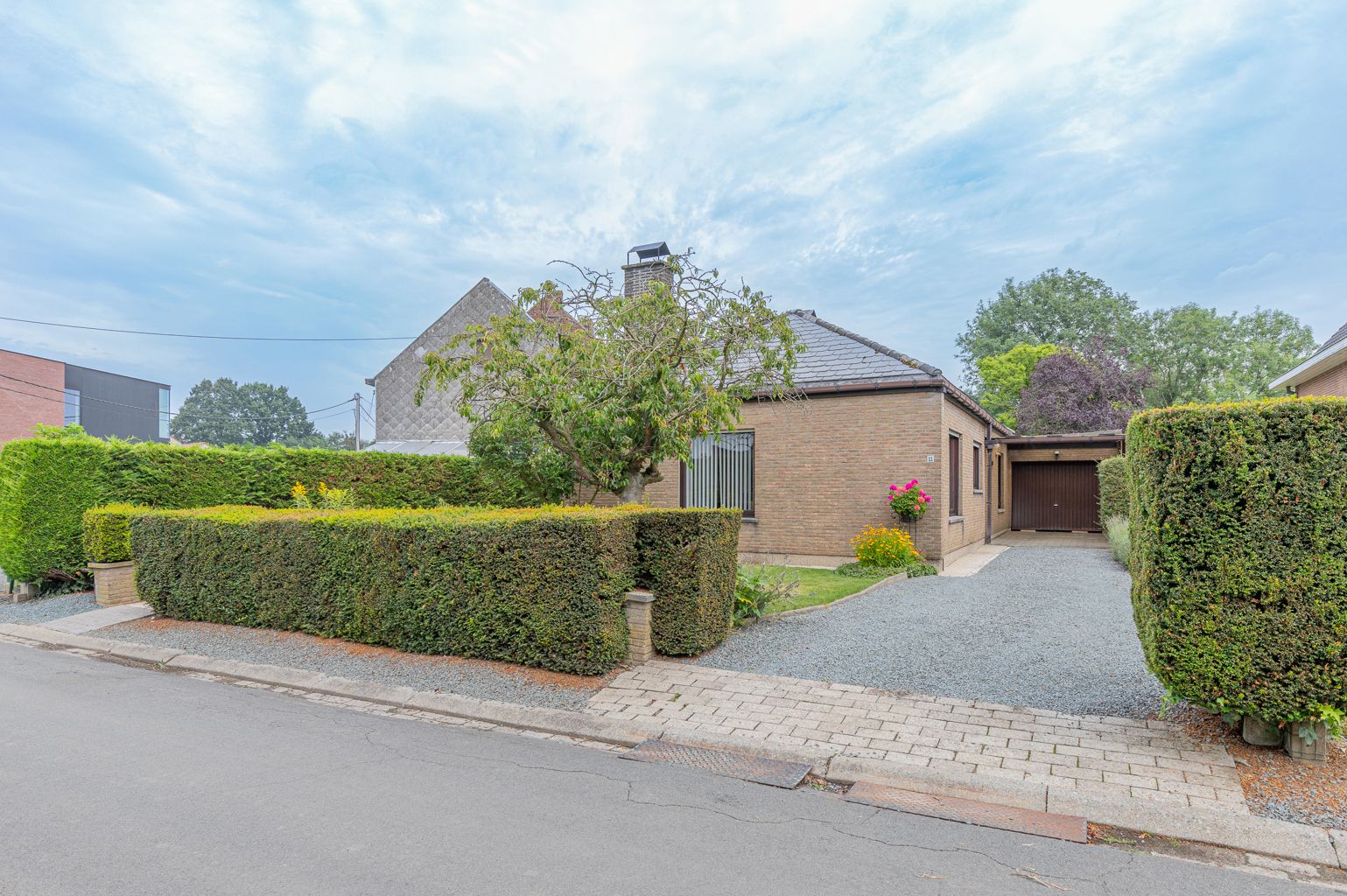 Super gelegen bungalow in Opwijk te koop! foto 1