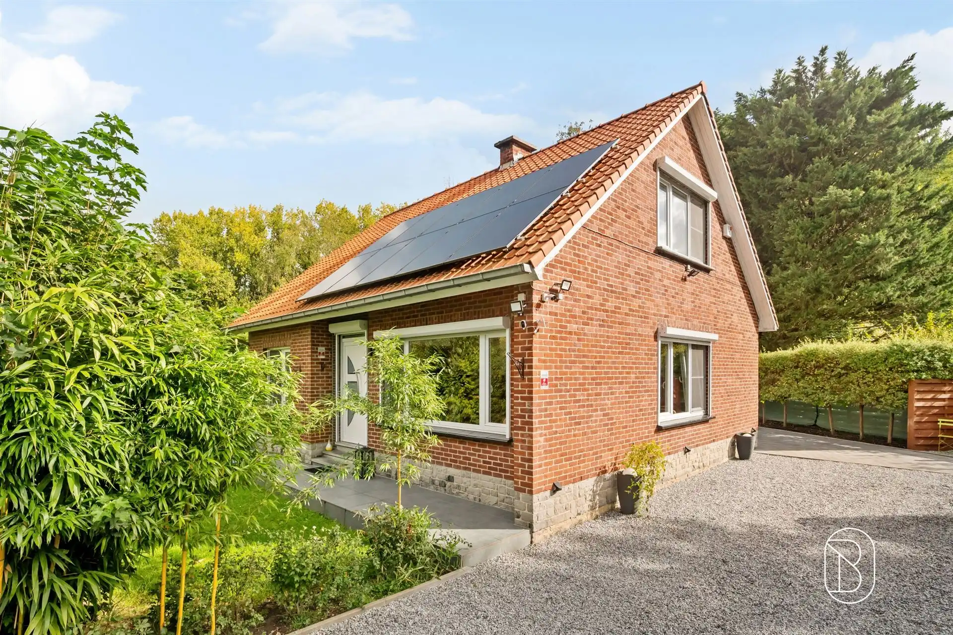 Volledig gerenoveerde woning op 1.800 m² in Warchin foto 2