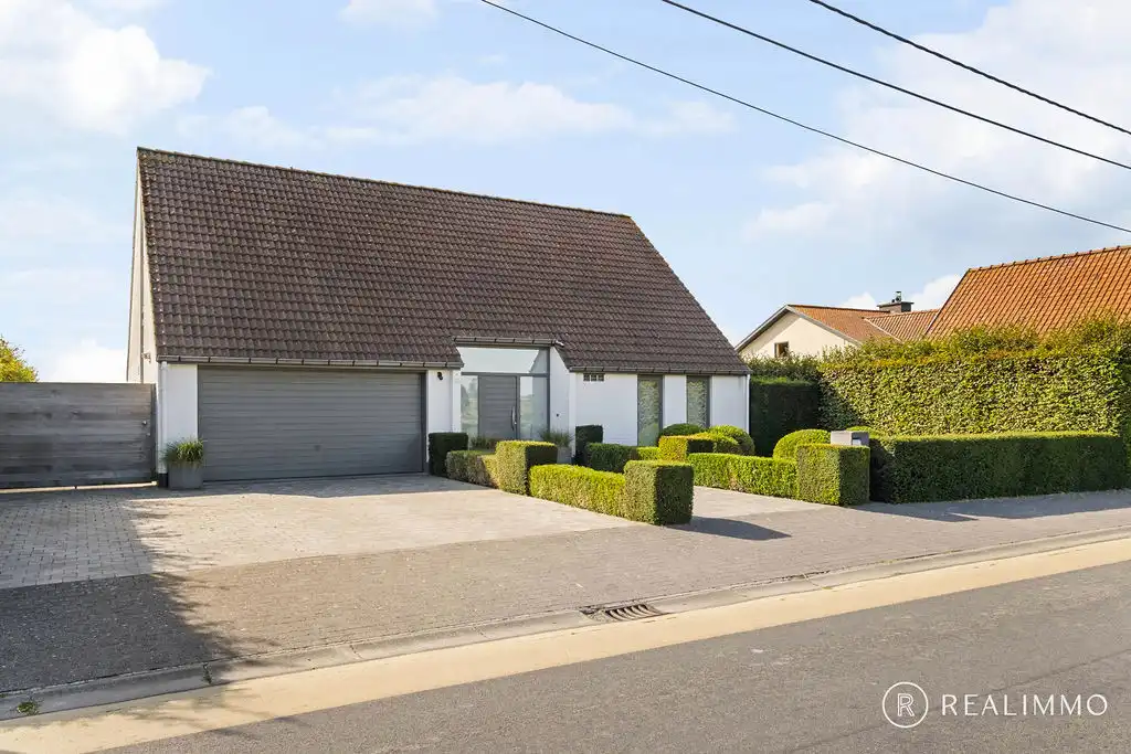 Tijdloze duurzame villa op 1.892m² met zwembad! foto 24