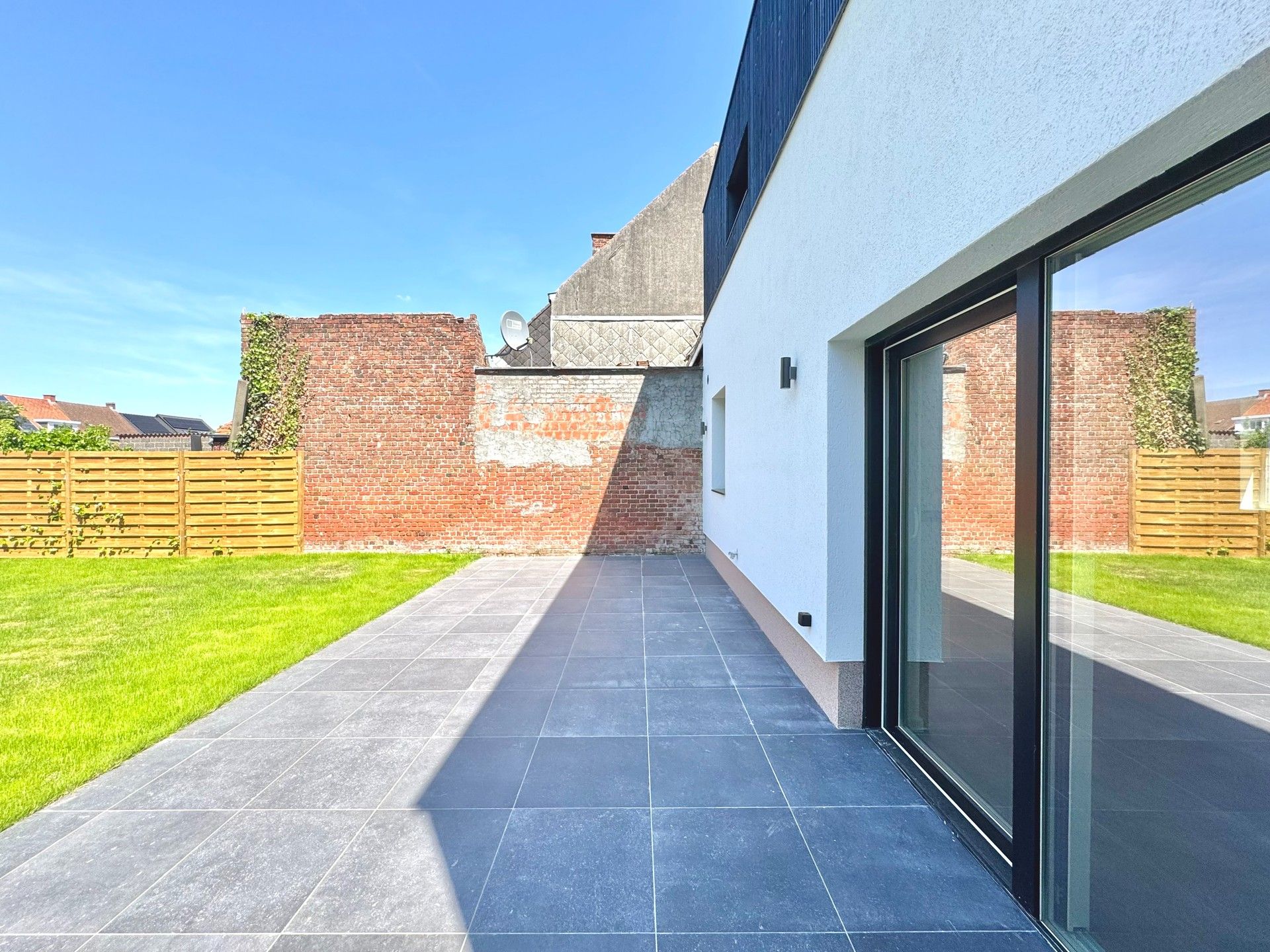 GERENOVEERDE WONING MET GROTE GARAGE foto 29