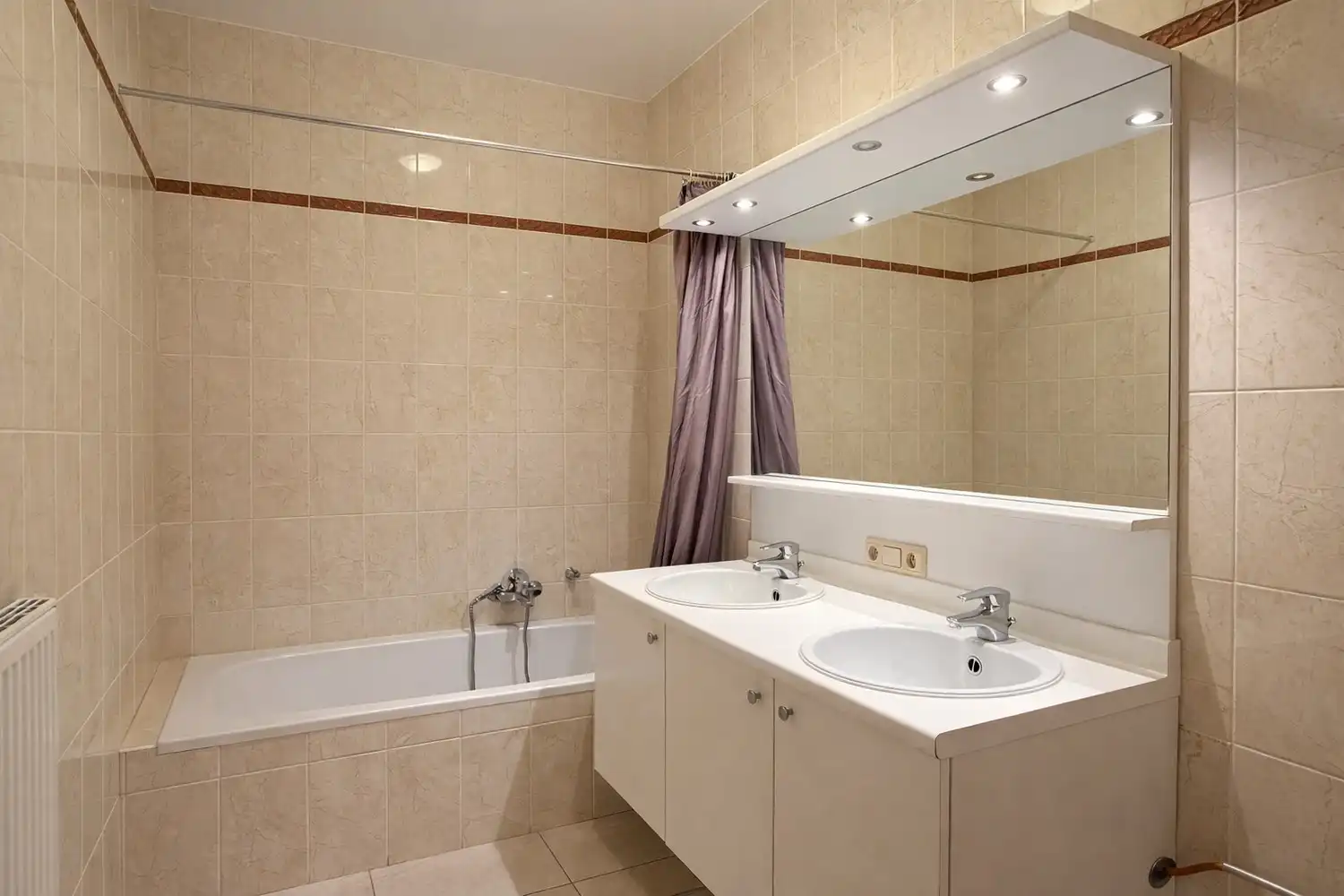 Instapklaar en energiezuinig ruim twee slaapkamer appartement in het centrum van Eke foto 8