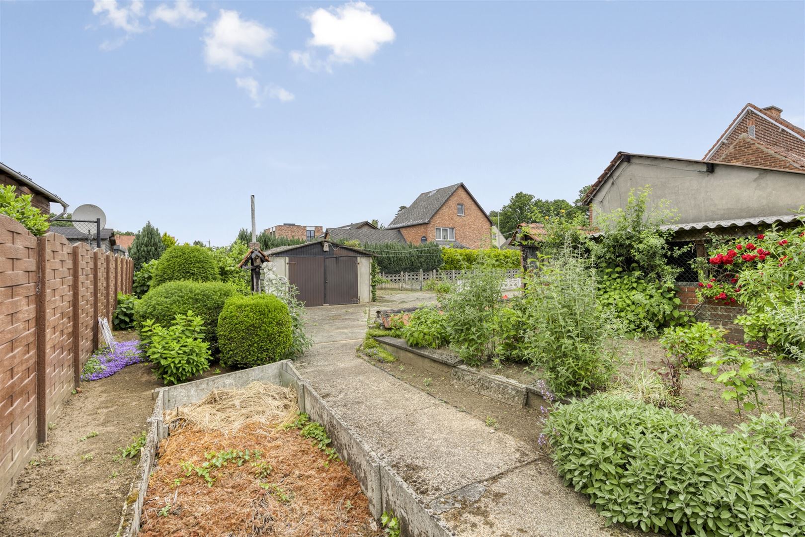 TE KOOP: Woning met 3 slaapkamers op breed perceel! foto 20