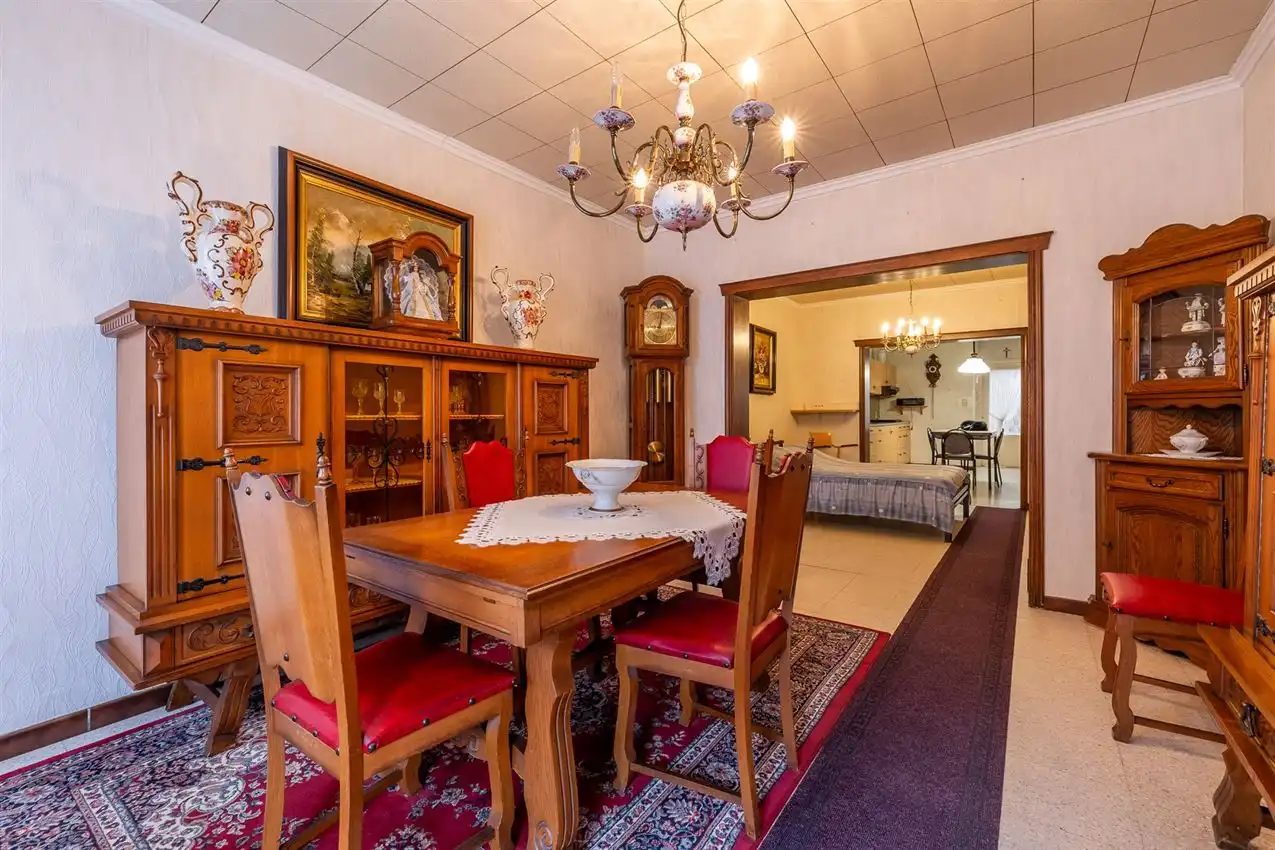 Op te frissen rijwoning, ideaal voor starters foto 5