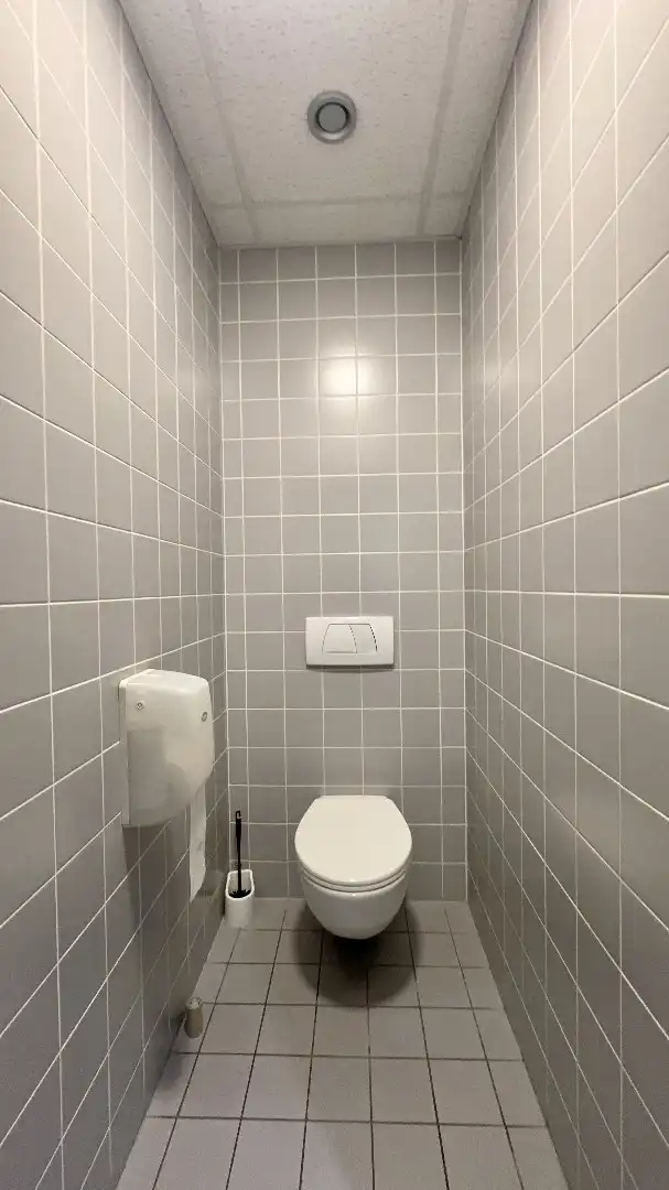 Commercieel gelijkvloers kantoor te huur in het centrum van Gent foto 15