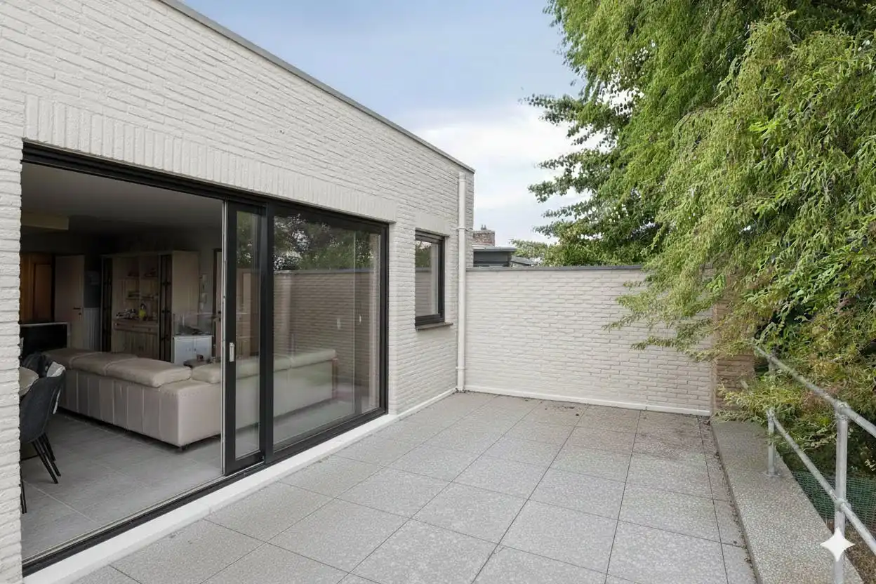 alfopen bebouwing met 3 slaapkamers op een ruim perceel in Gits! foto 5