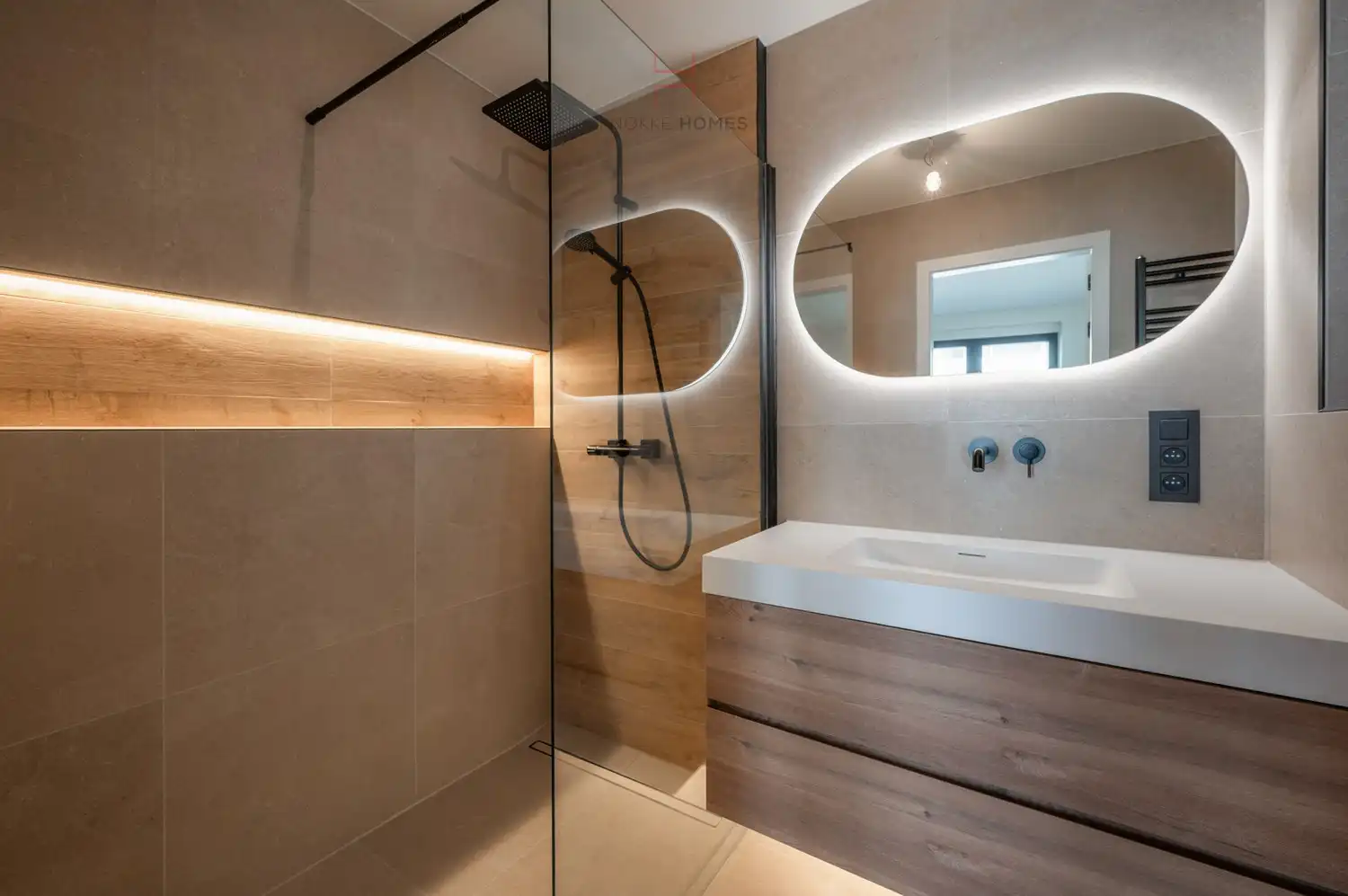 Gerenoveerd 3-kamerappartement met Zuidgericht terras vlakbij het Albertstrand foto 13