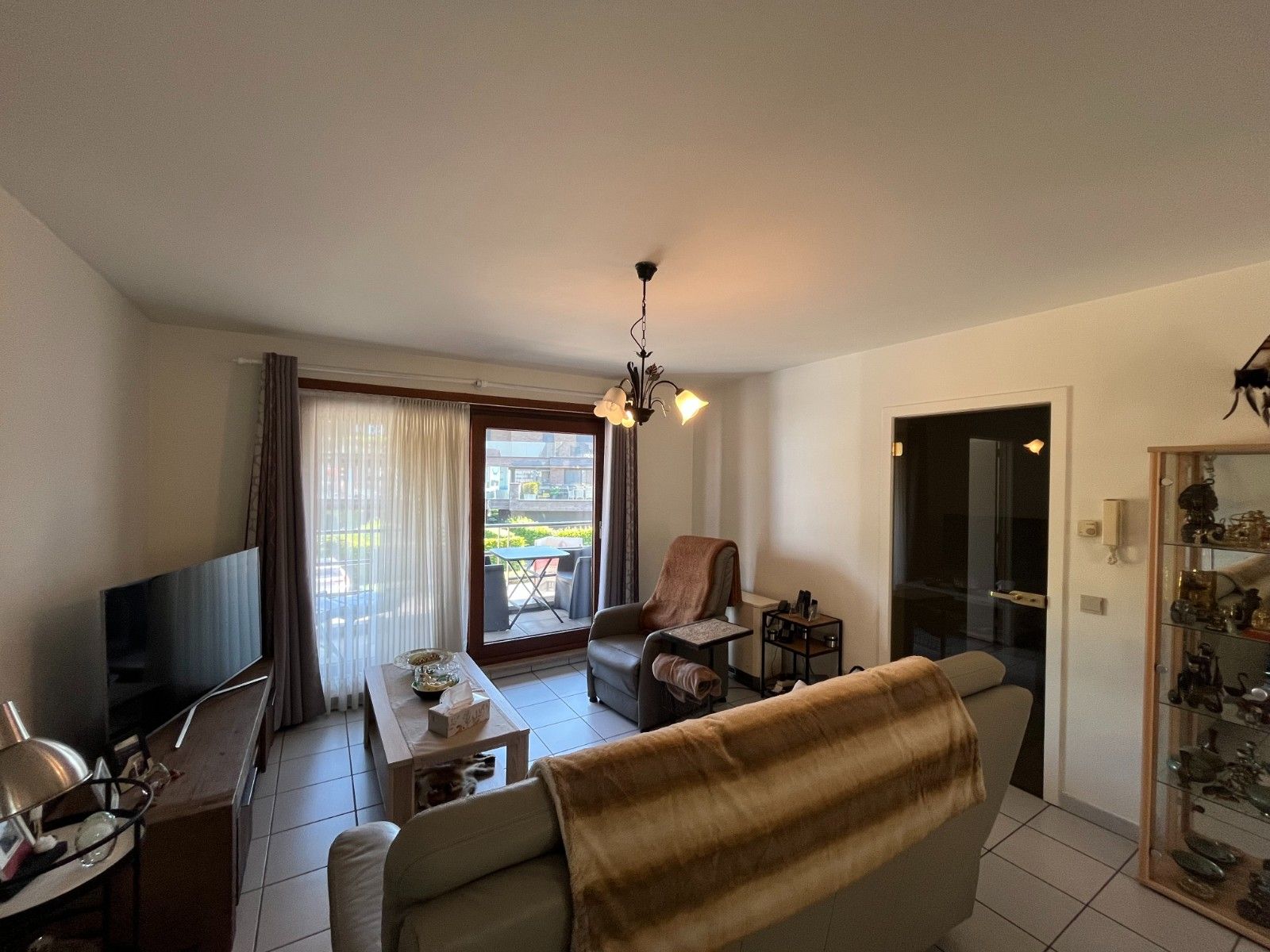 🌇 Stadse charme in Waregem – Appartement met ruimte en potentieel! foto 3